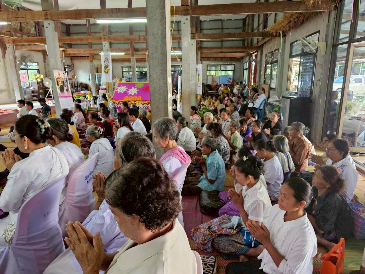 ภาพร่วมพิธีกรรมวัดหนองแสง(บ้านหนองแสง)