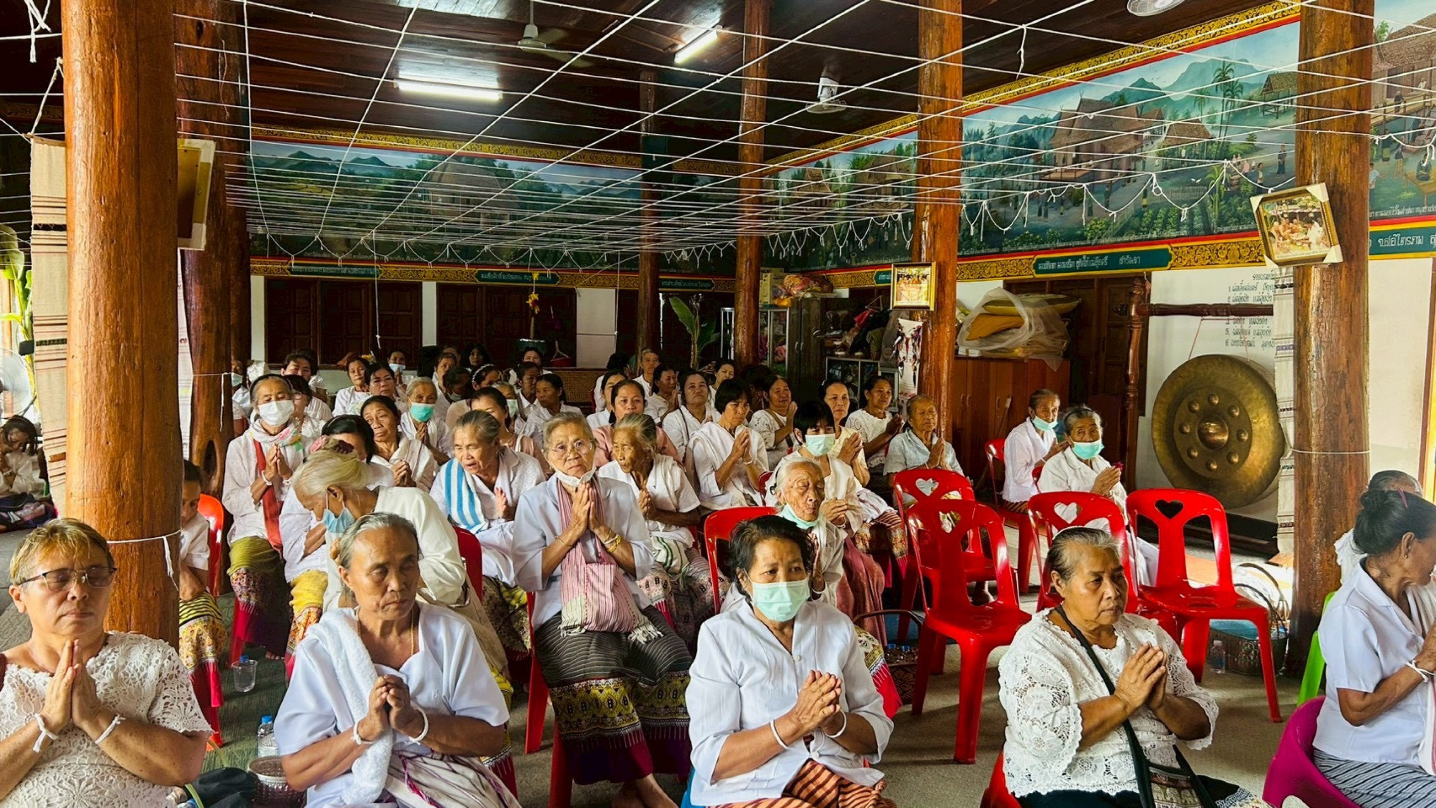 ภาพร่วมพิธีกรรมวัดห้วยริน