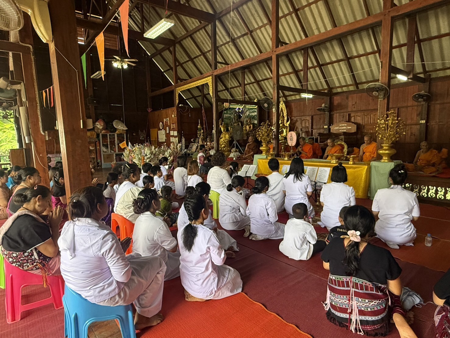 ภาพร่วมพิธีกรรมวัดธรรมจาริกแม่ต้อบเหนือ