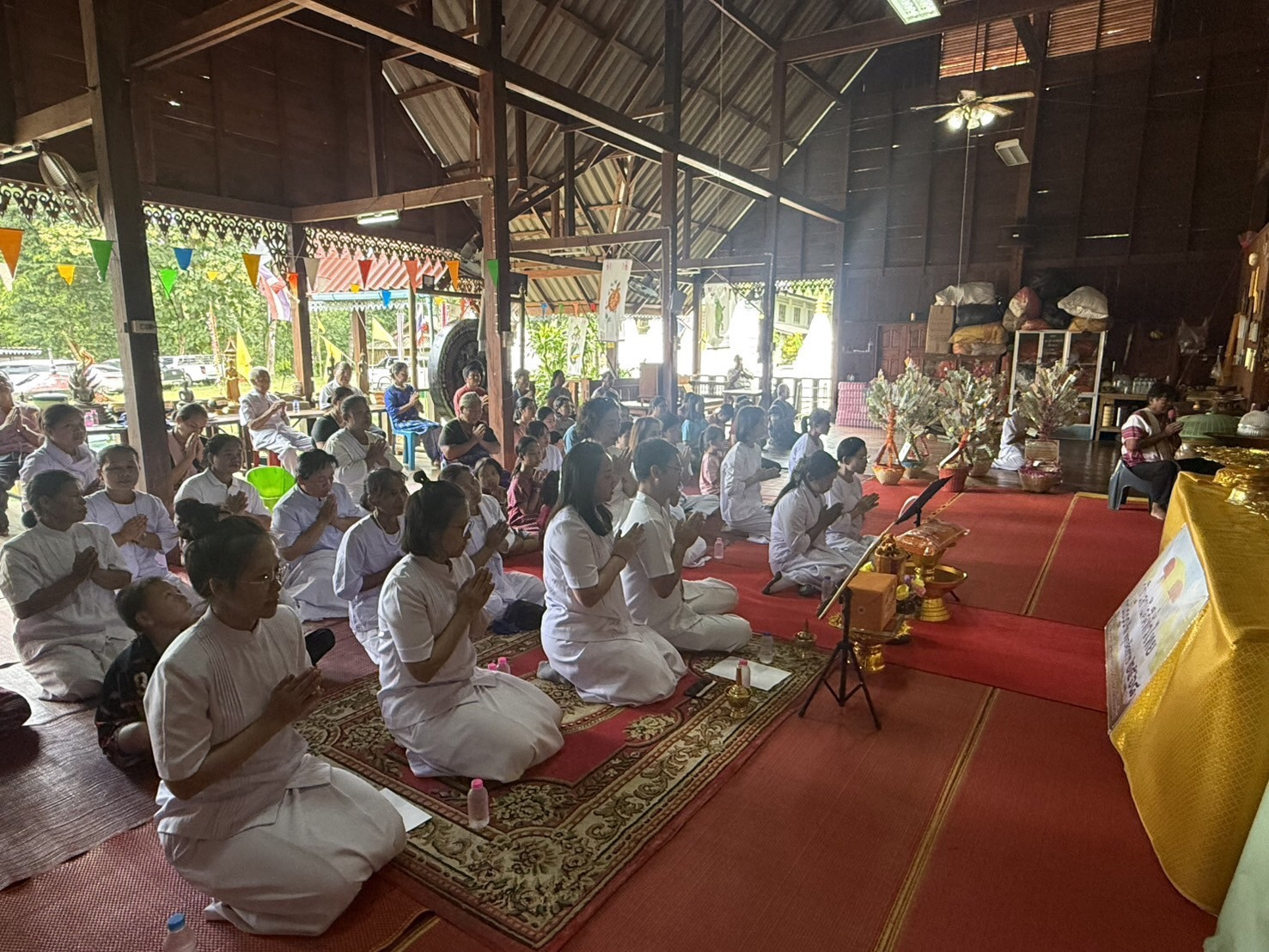 ภาพร่วมพิธีกรรมวัดธรรมจาริกแม่ต้อบเหนือ