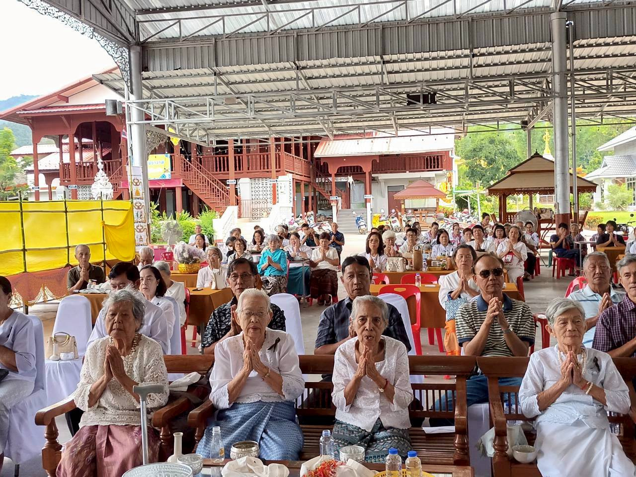 ภาพร่วมพิธีกรรมวัดอมราวาส