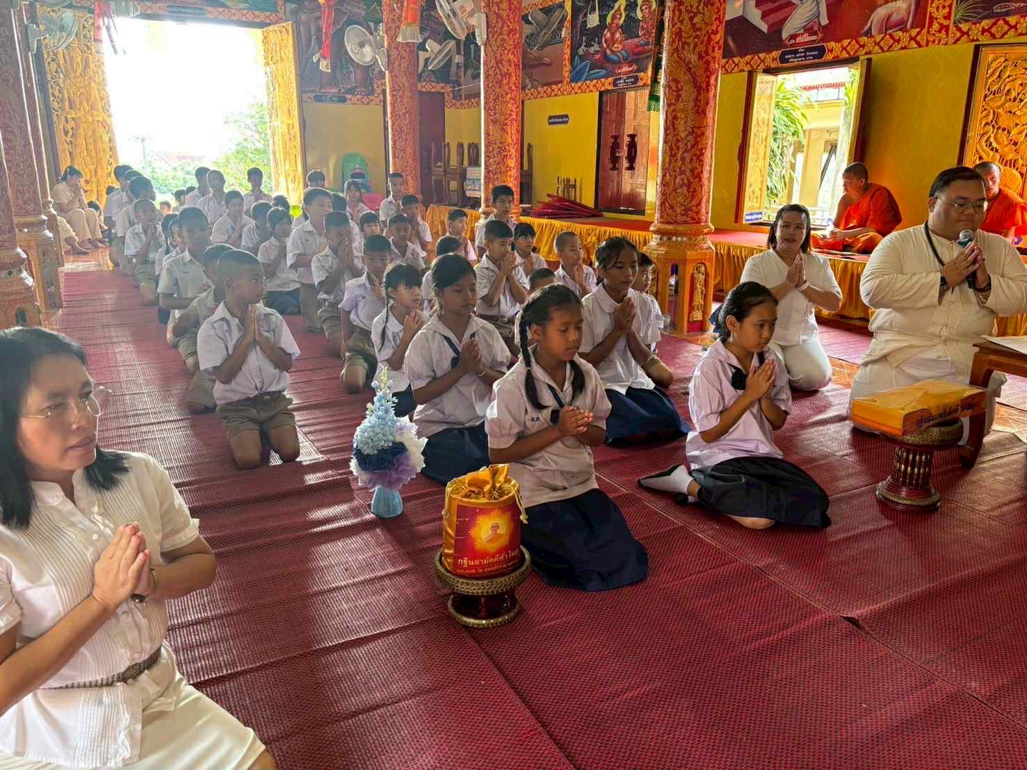ภาพร่วมพิธีกรรมวัดดอยแดน