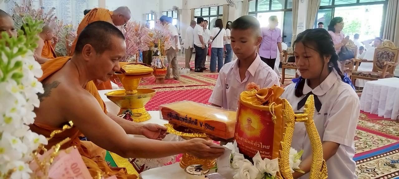 ภาพร่วมพิธีกรรมวัดมะคับตอง