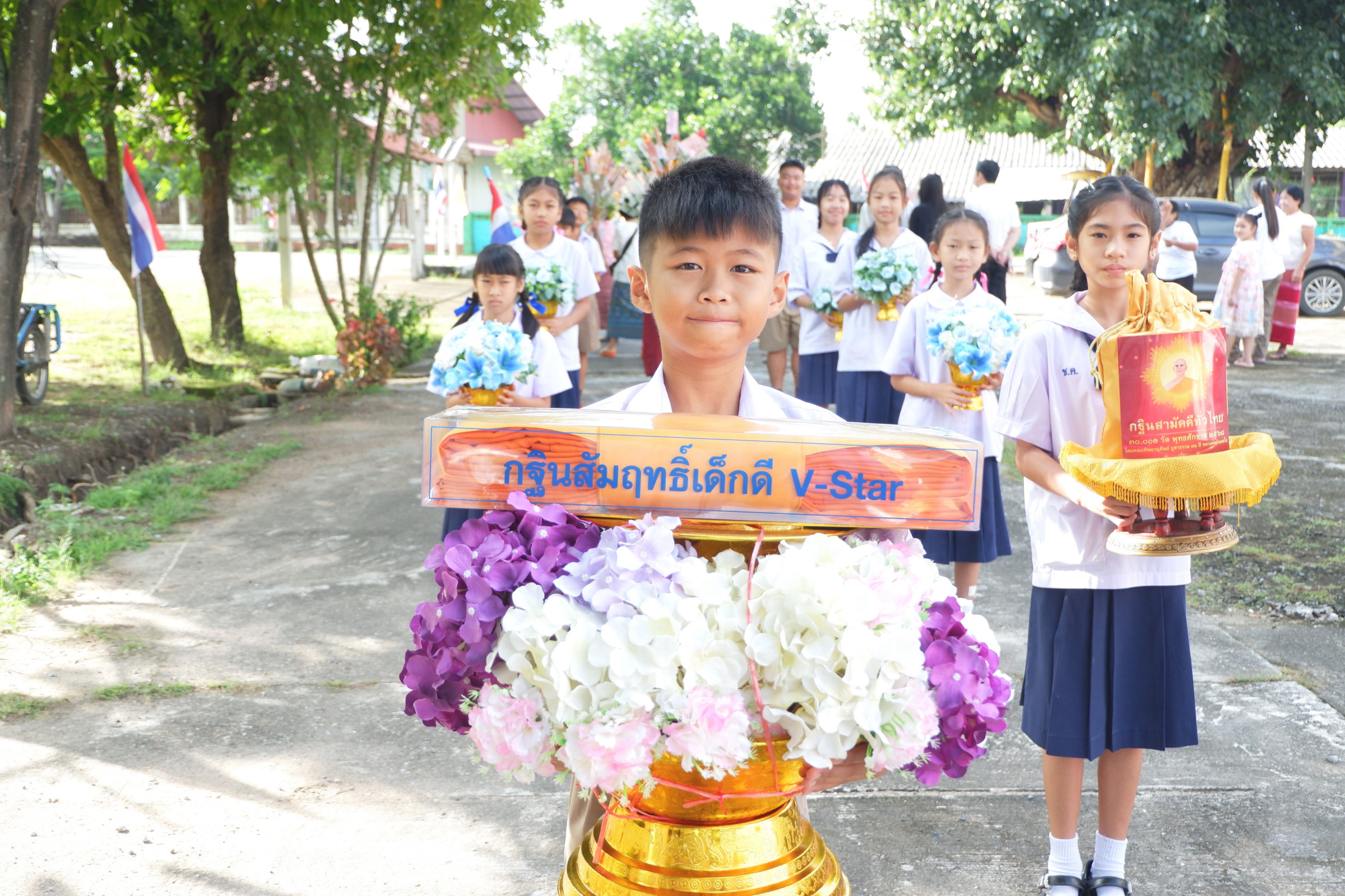 ภาพร่วมขบวนกฐินวัดช้างค้ำ