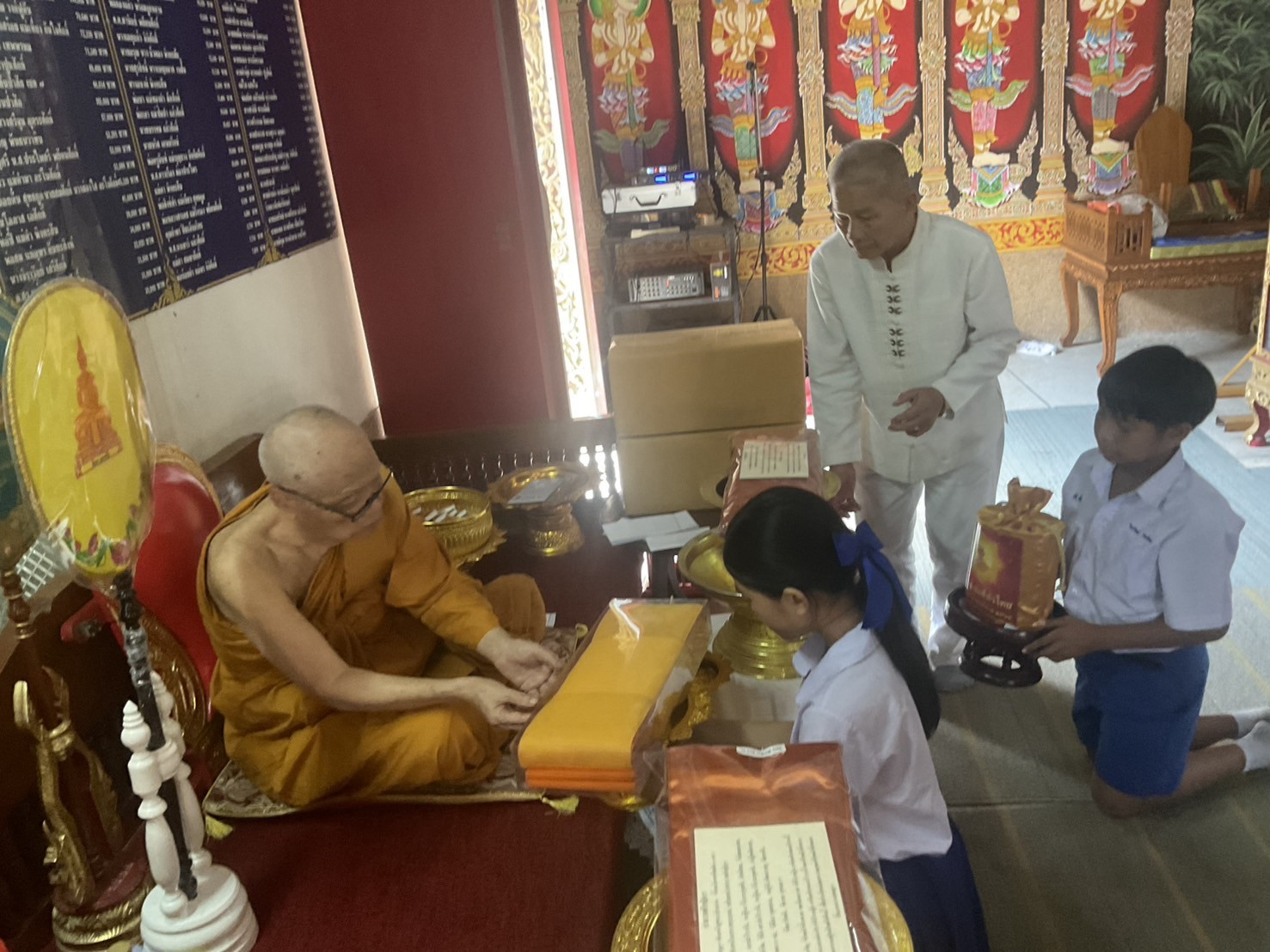 ภาพร่วมพิธีกรรมวัดสันป่าสัก