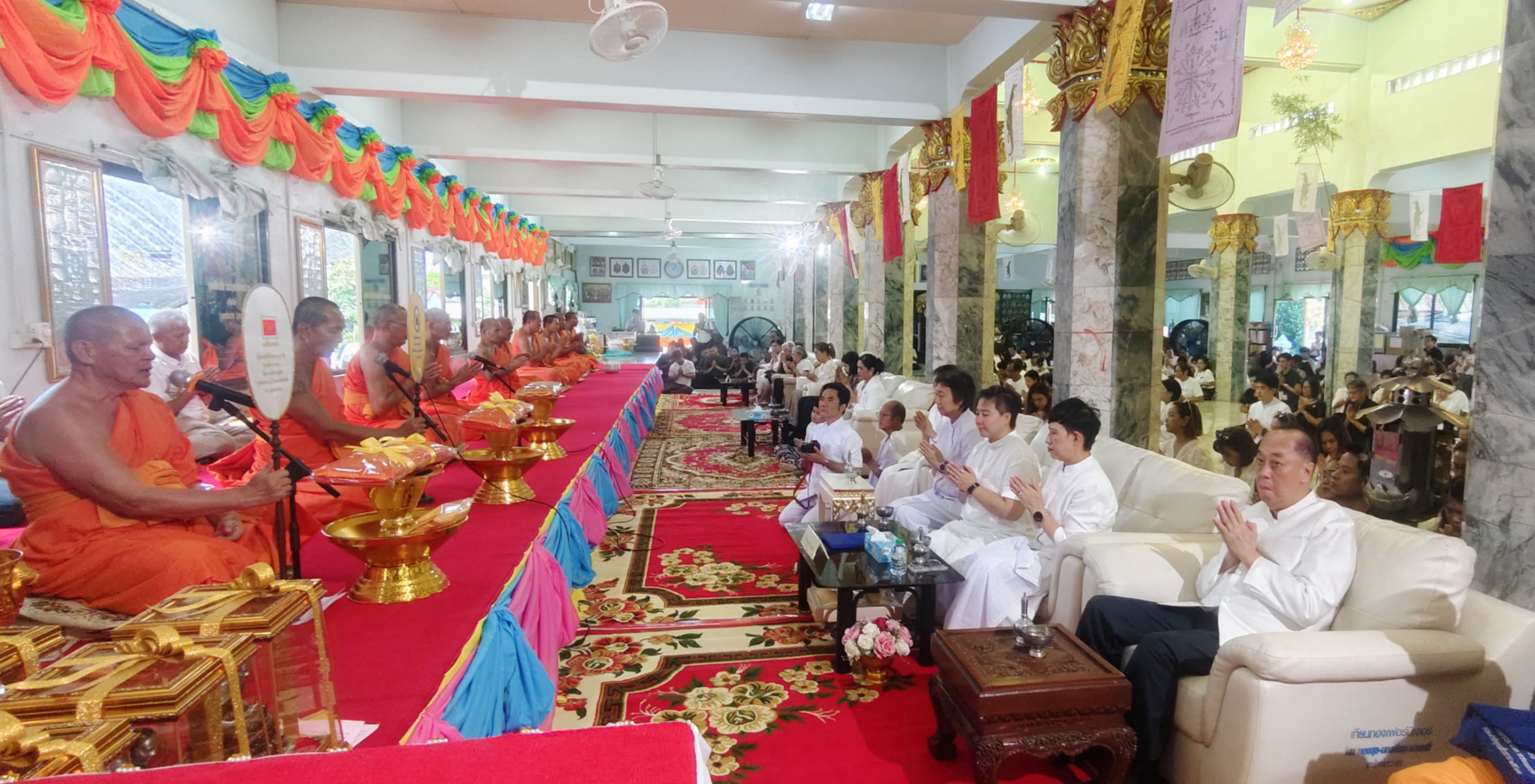 ภาพร่วมพิธีกรรมวัดแสงธรรมบุราราม