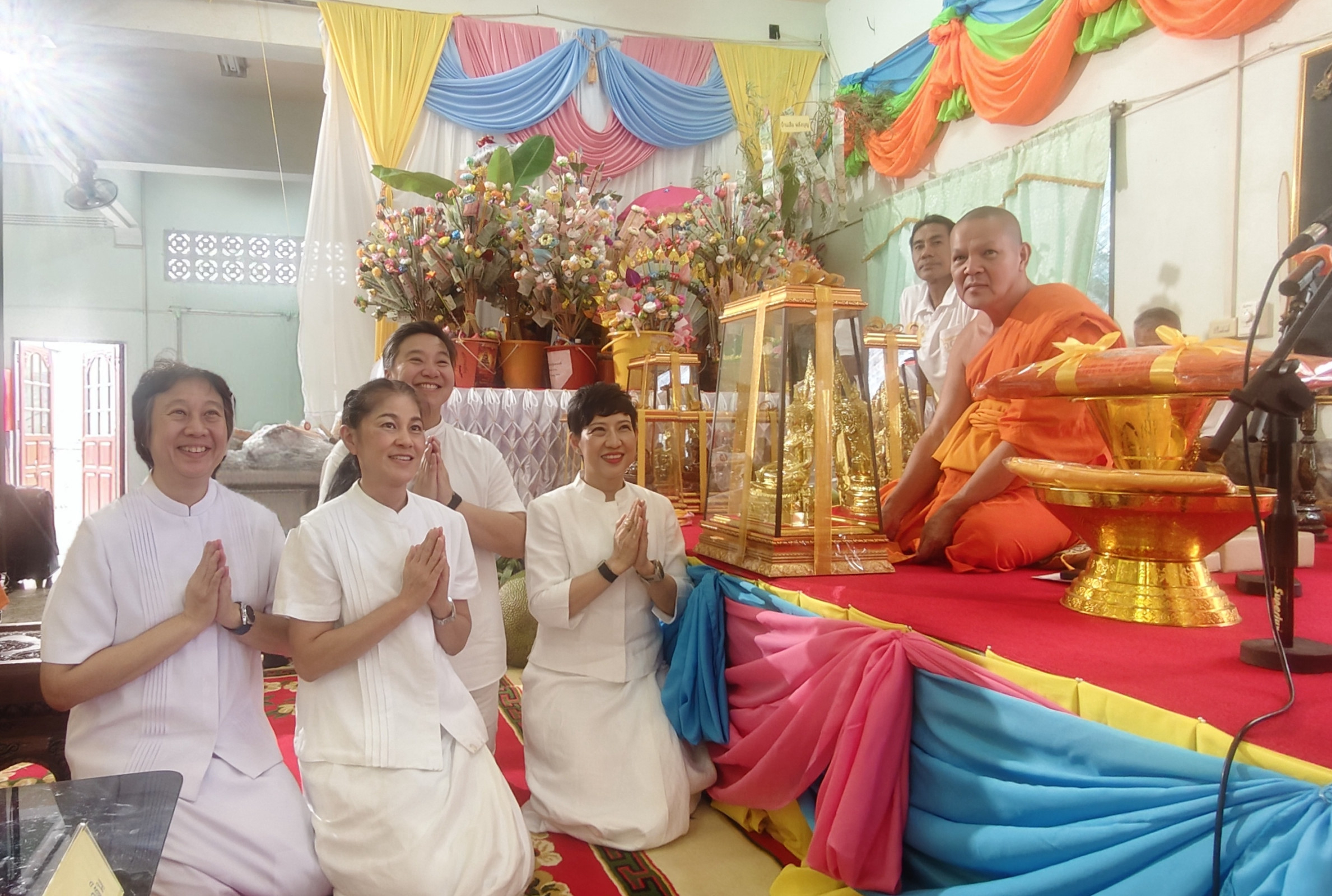 ภาพร่วมพิธีกรรมวัดแสงธรรมบุราราม