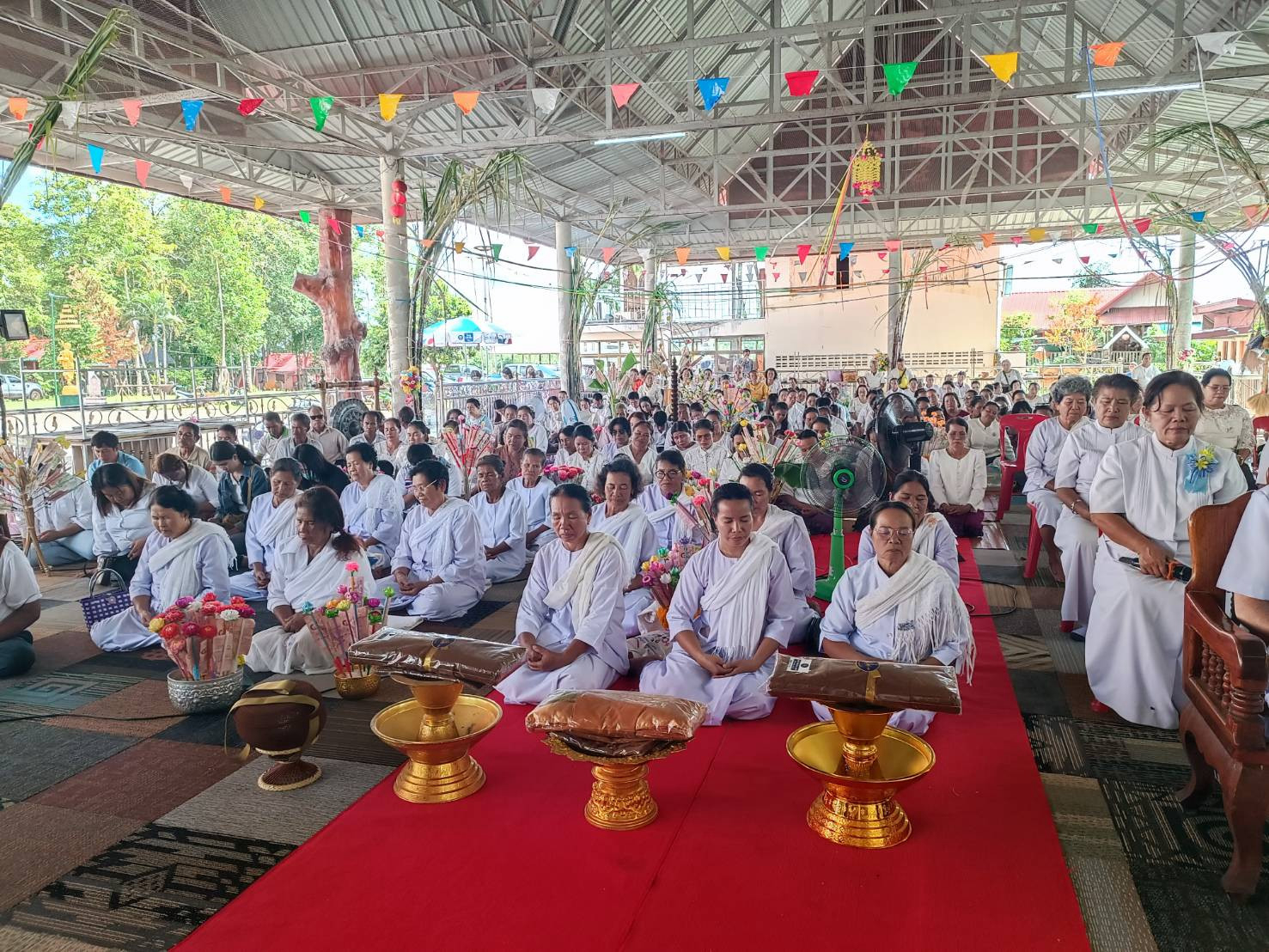 ภาพร่วมพิธีกรรมวัดสว่างวงค์