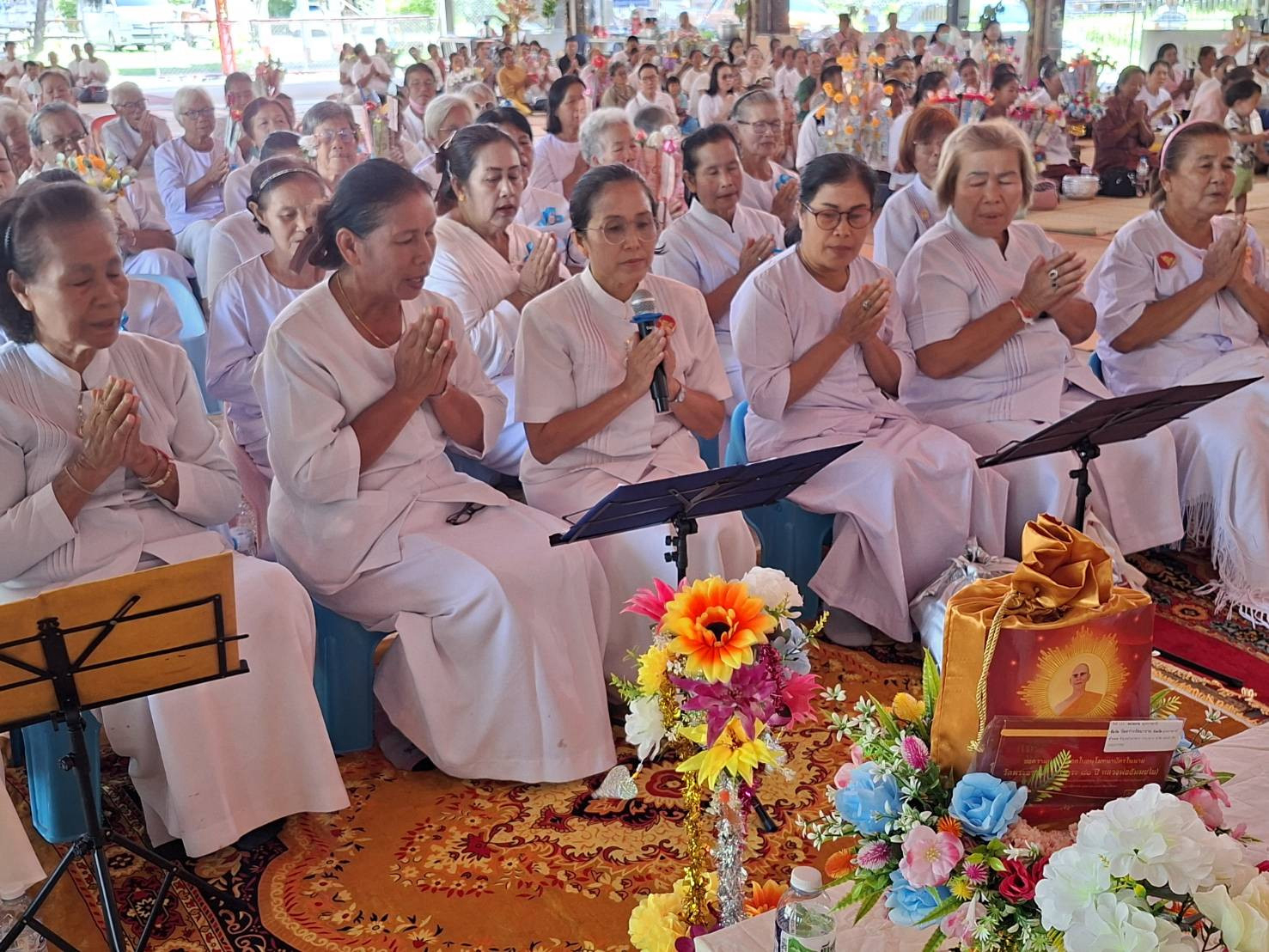 ภาพกล่าวคำถวายกฐินวัดสว่างรัตนาราม