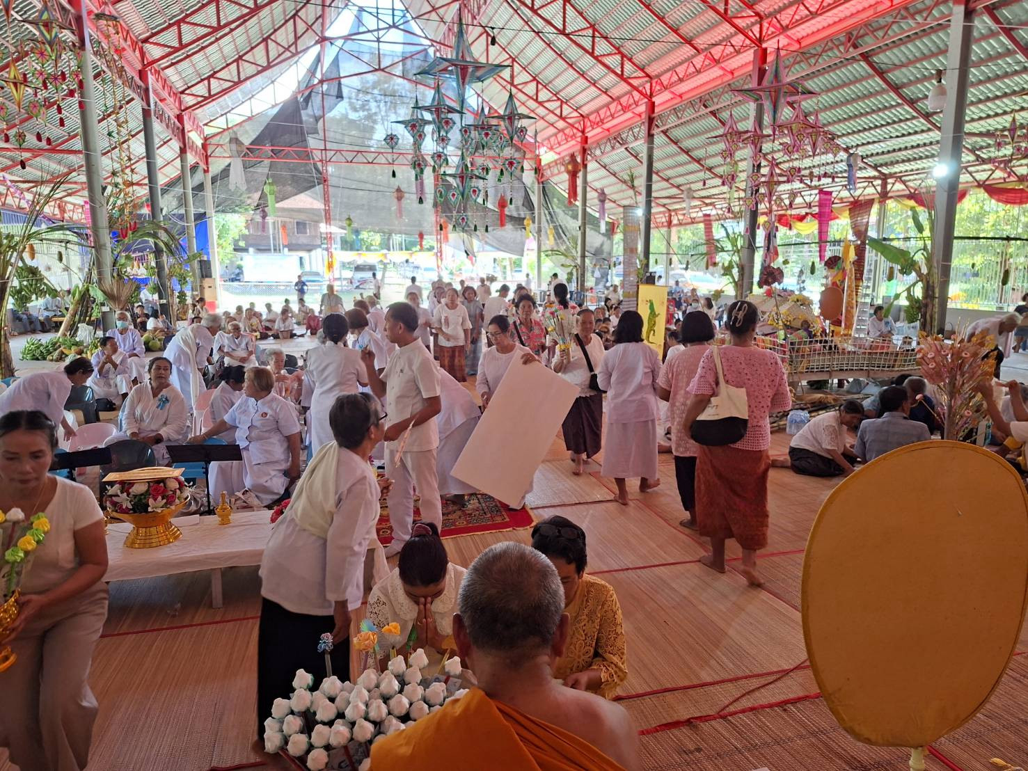 ภาพร่วมพิธีกรรมวัดสว่างรัตนาราม