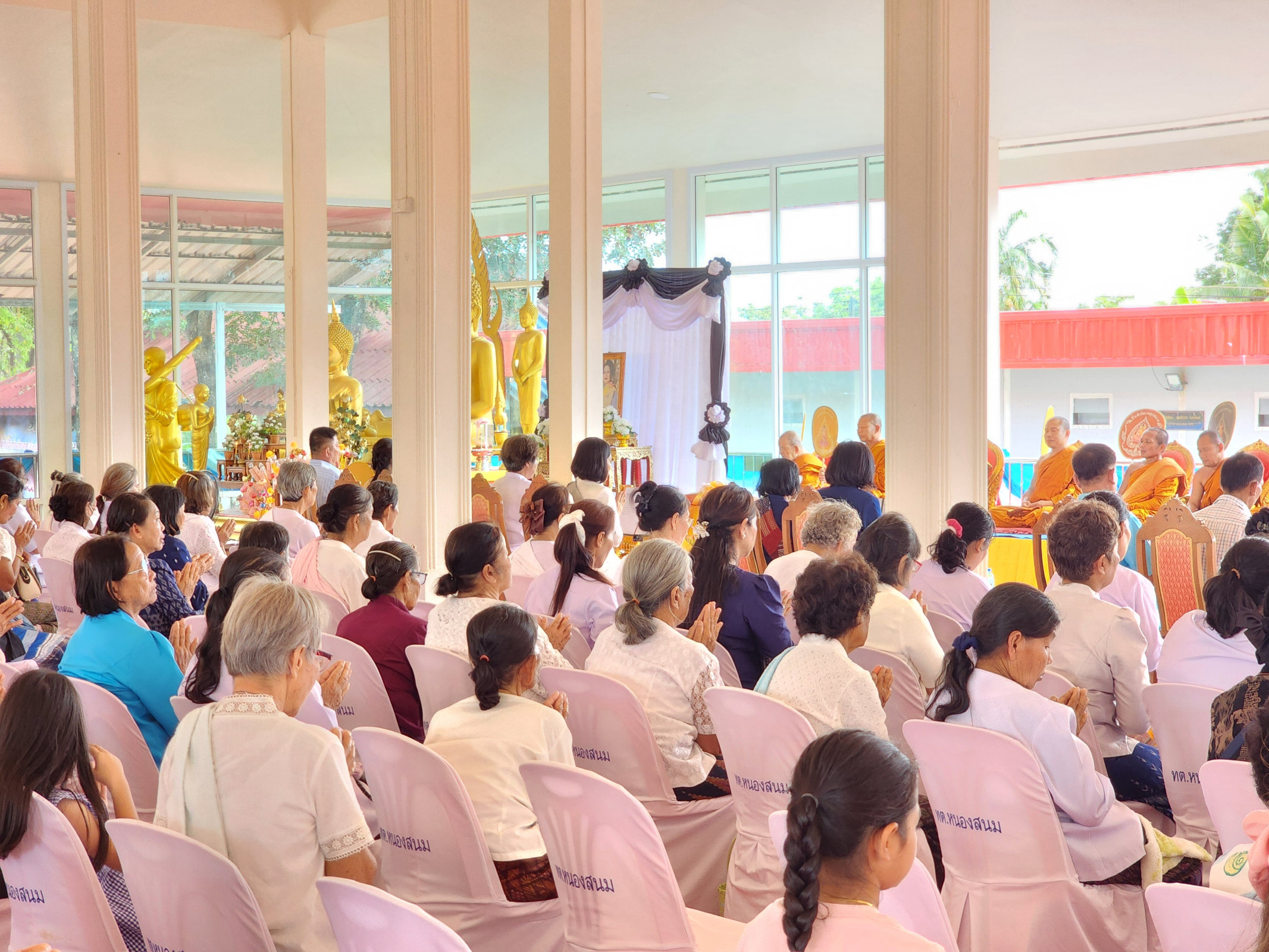 ภาพร่วมพิธีกรรมวัดโนนสว่างภิรมย์