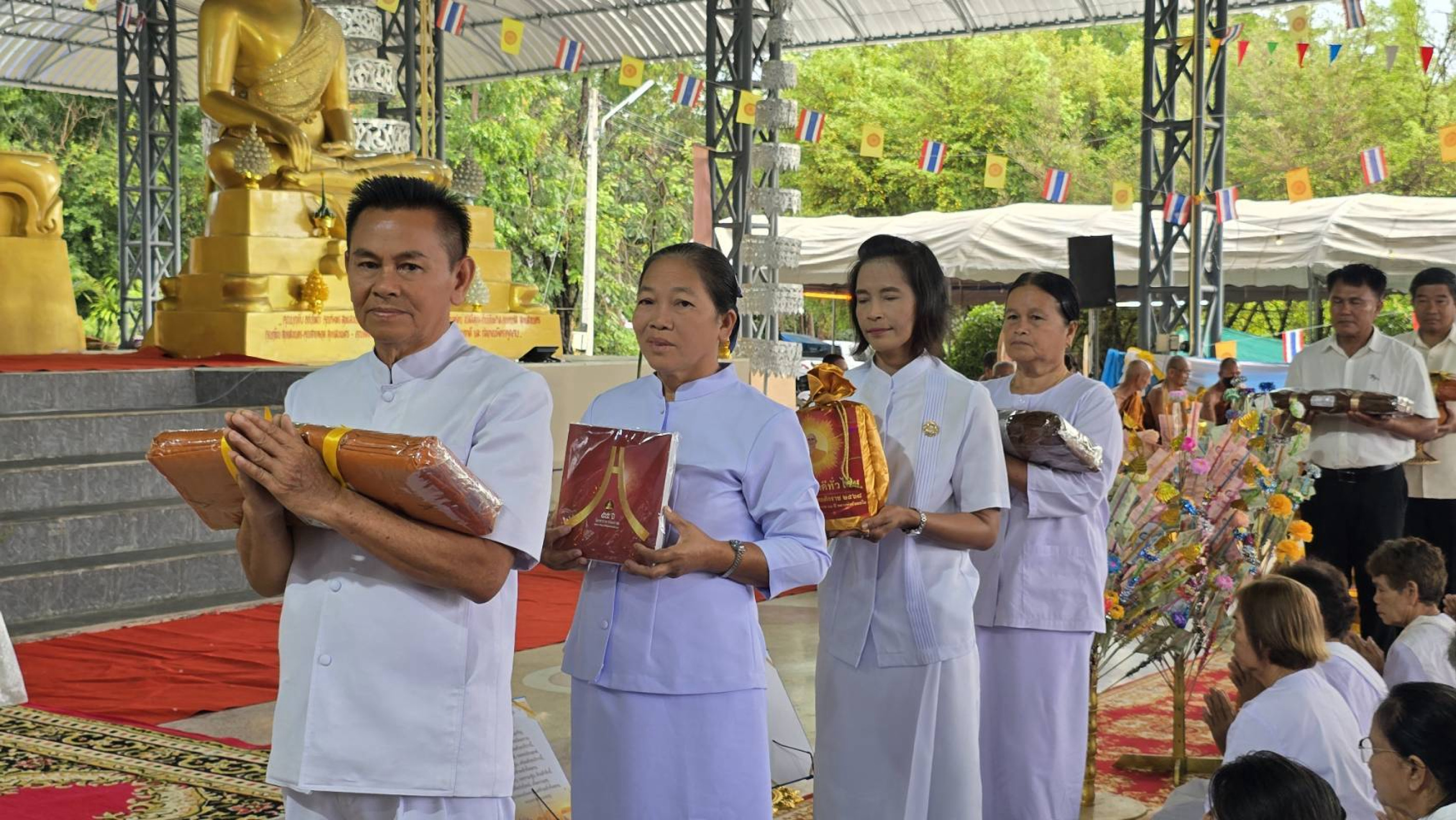 ภาพร่วมพิธีกรรมวัดศรีบุญเรืองบุตราราม