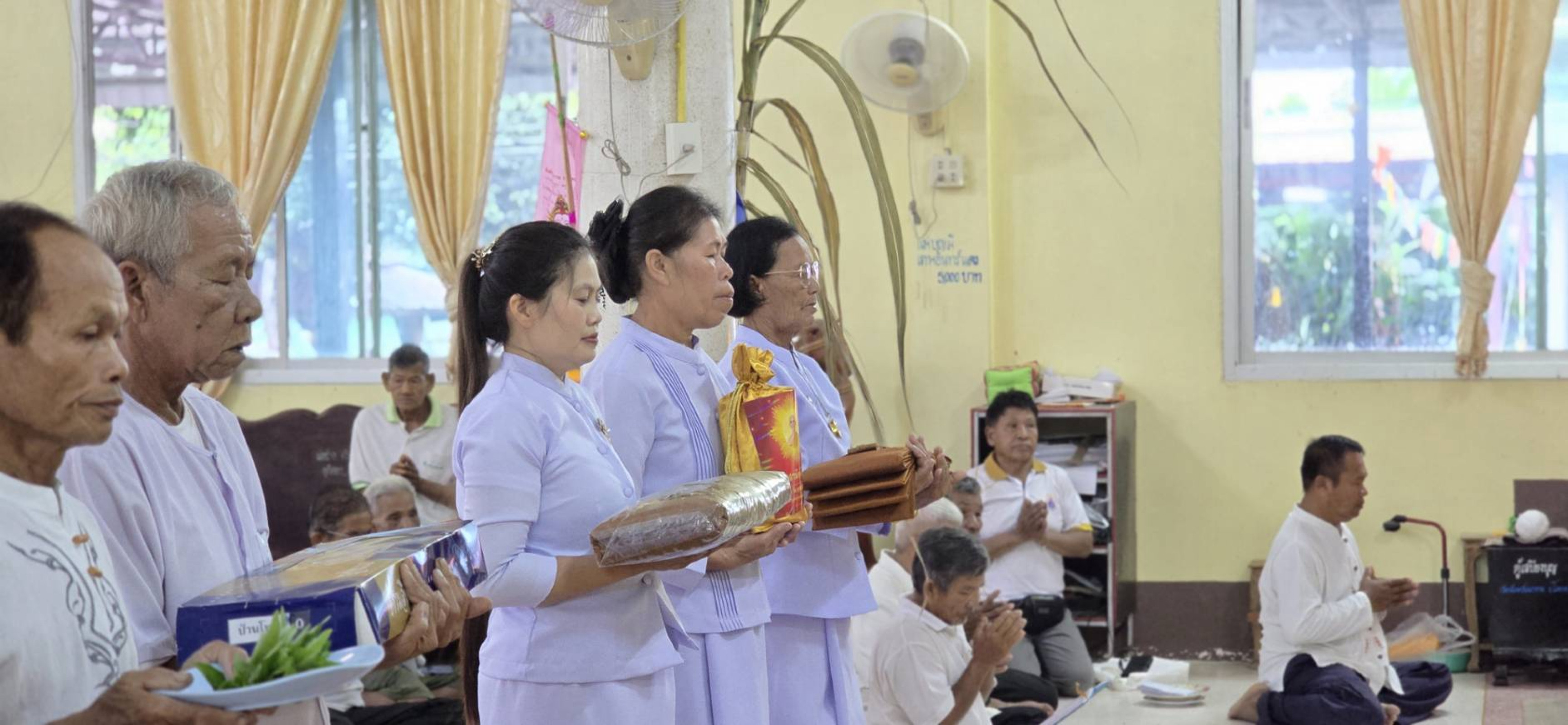 ภาพร่วมพิธีกรรมวัดอัมพวันนาราม