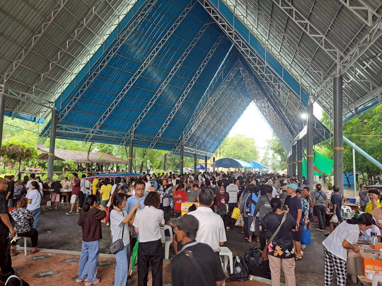 ภาพร่วมพิธีกรรมวัดดงตาล