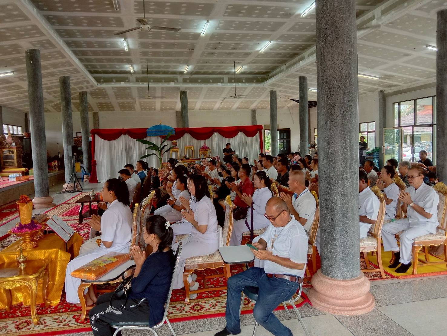 ภาพร่วมพิธีกรรมวัดอีแงว(สามัคคีธรรม)
