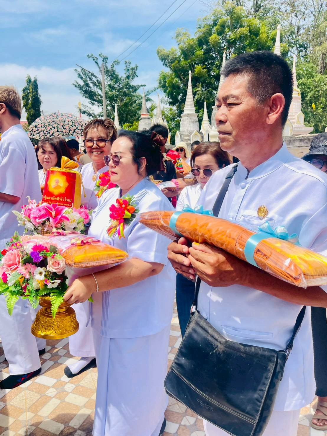 ภาพร่วมพิธีกรรมวัดศรีมงคล