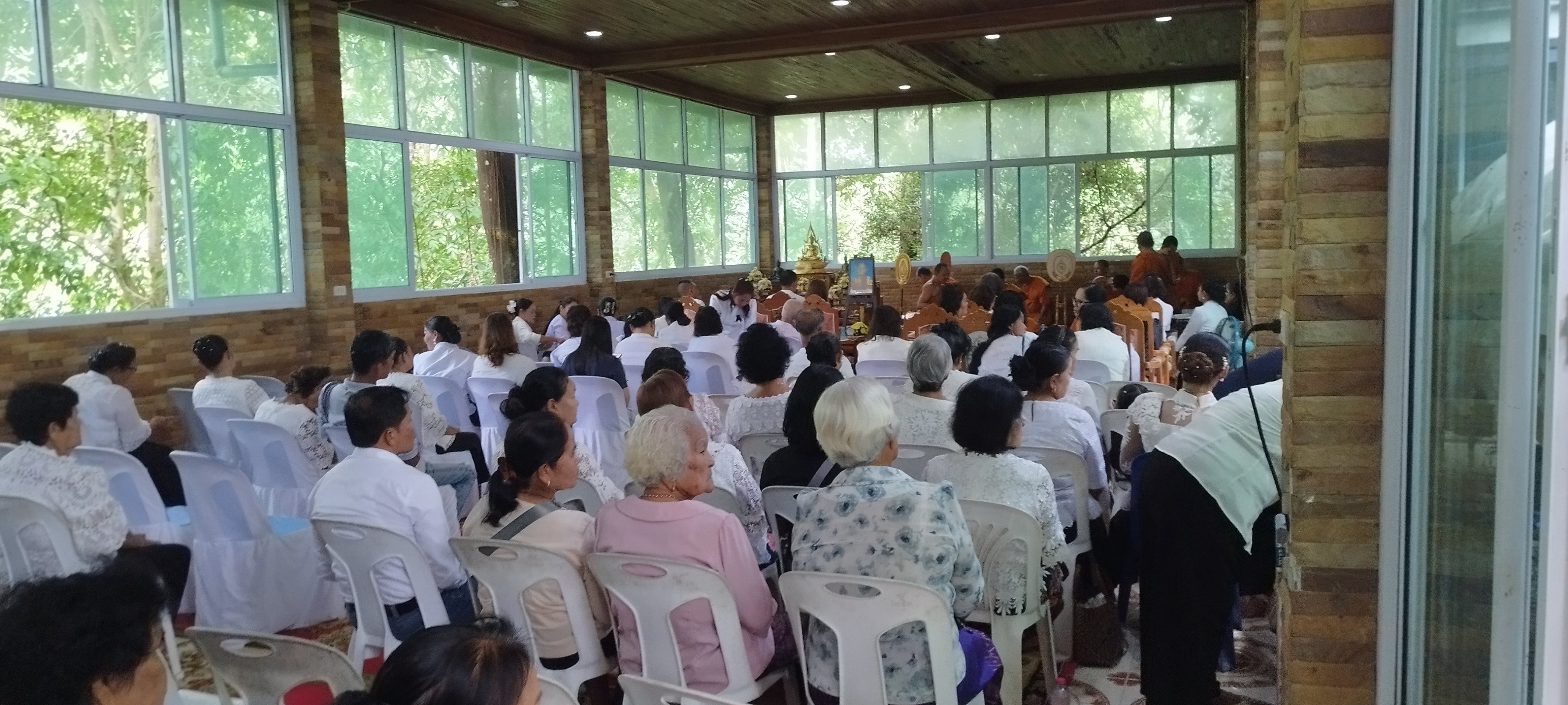 ภาพร่วมพิธีกรรมวัดรุ่งโรจนาราม