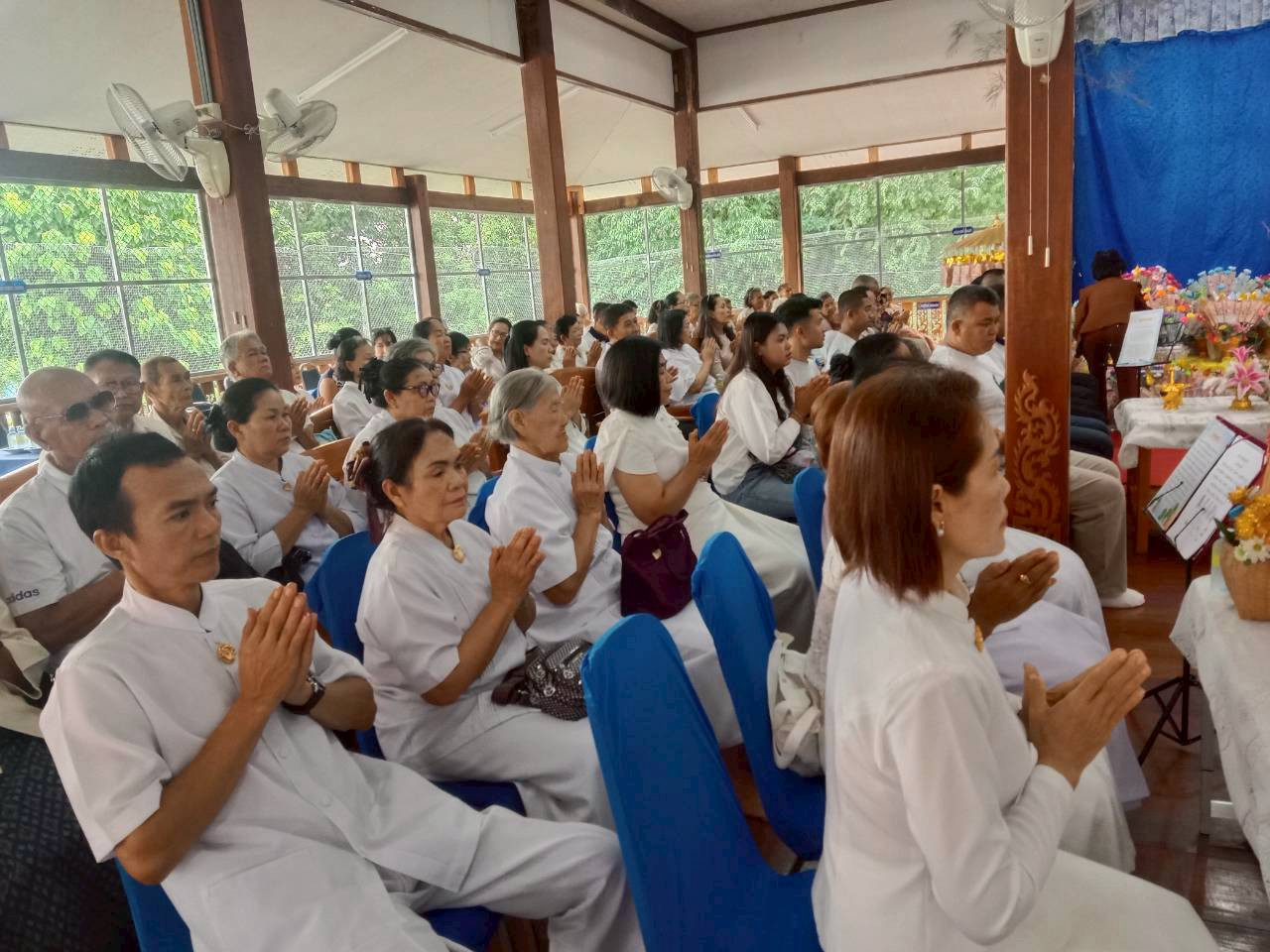 ภาพร่วมพิธีกรรมวัดดงปู