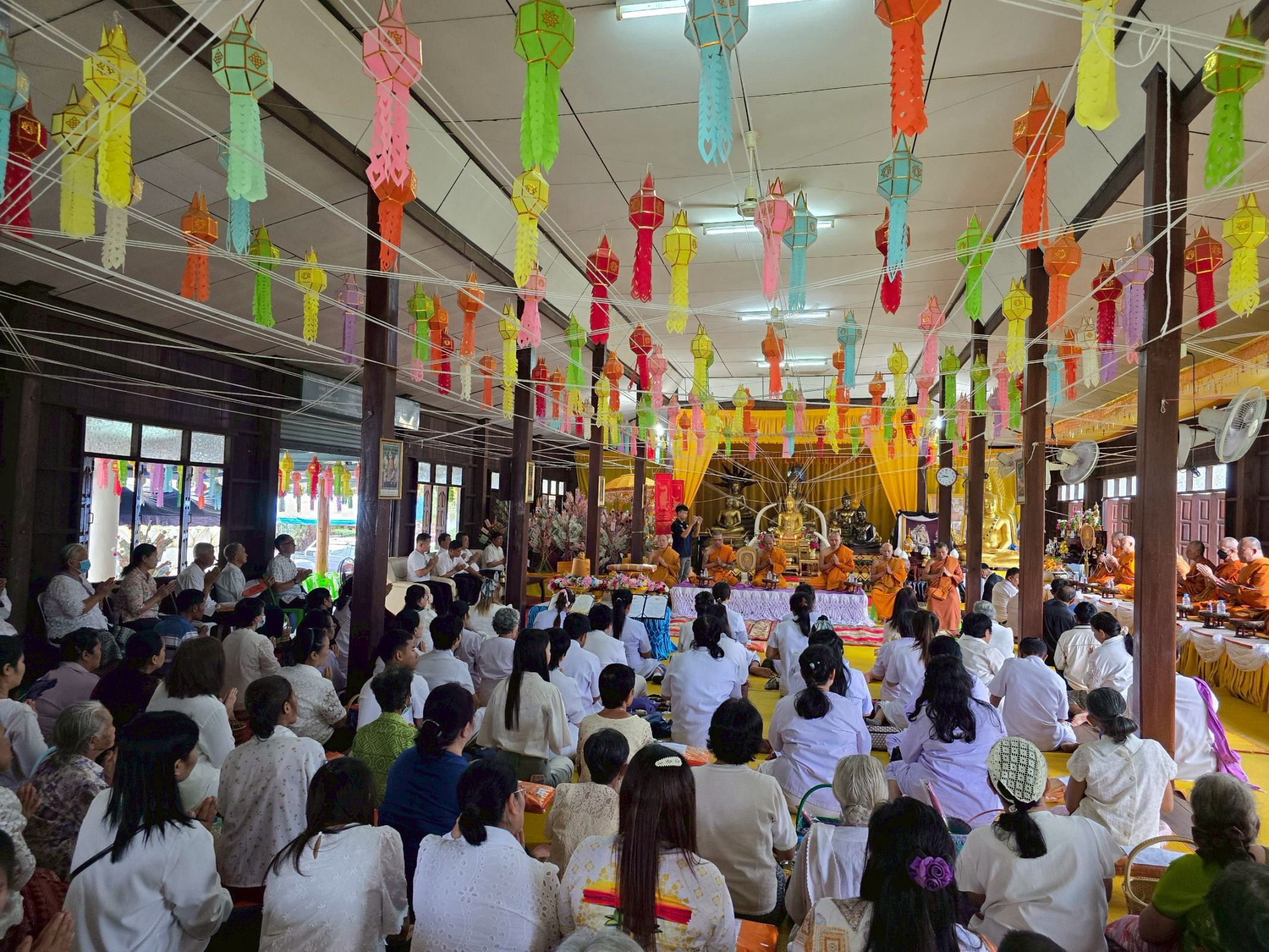 ภาพร่วมพิธีกรรมวัดไพรสณฑ์สุนทร