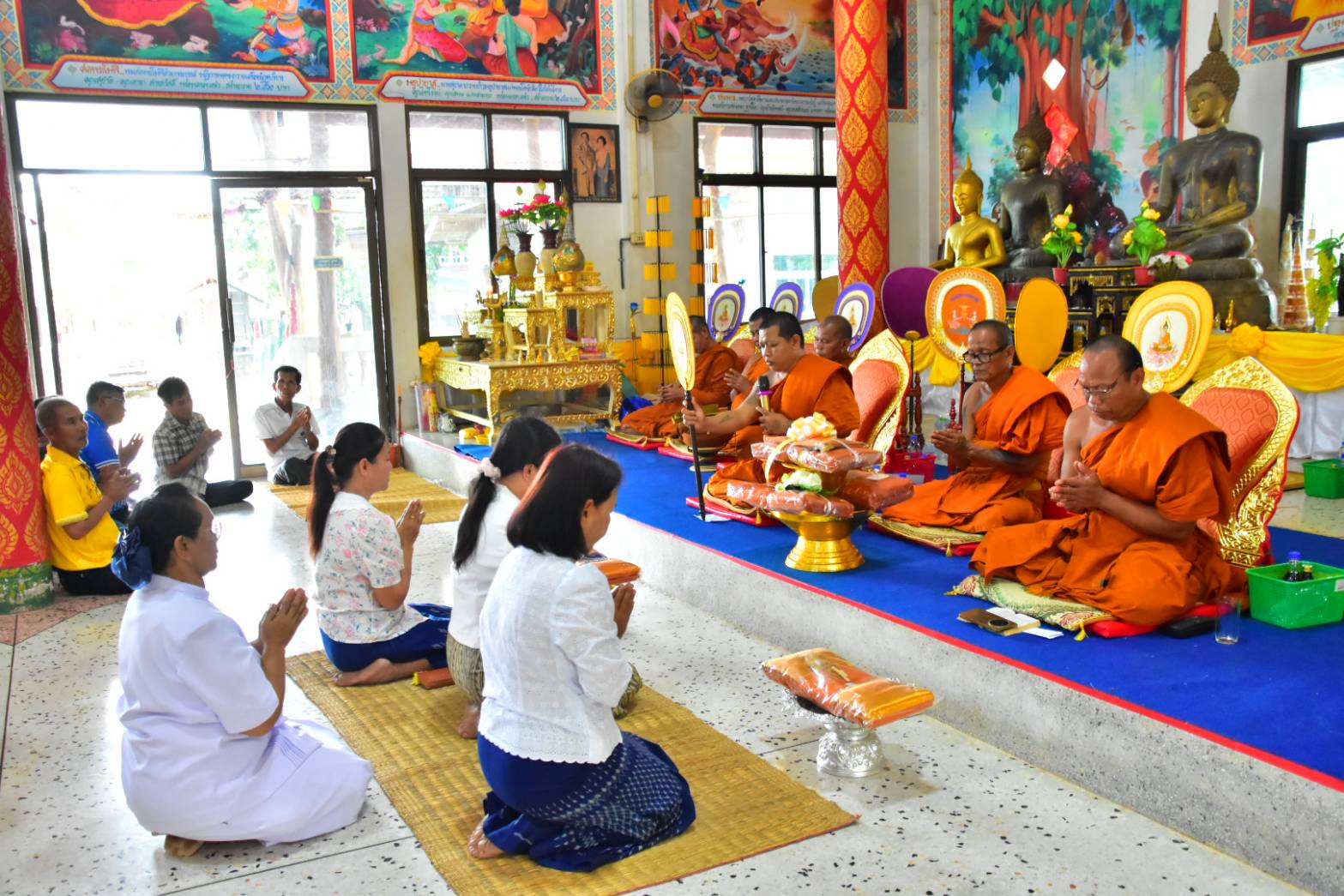 ภาพร่วมพิธีกรรมวัดคันธารมณ์