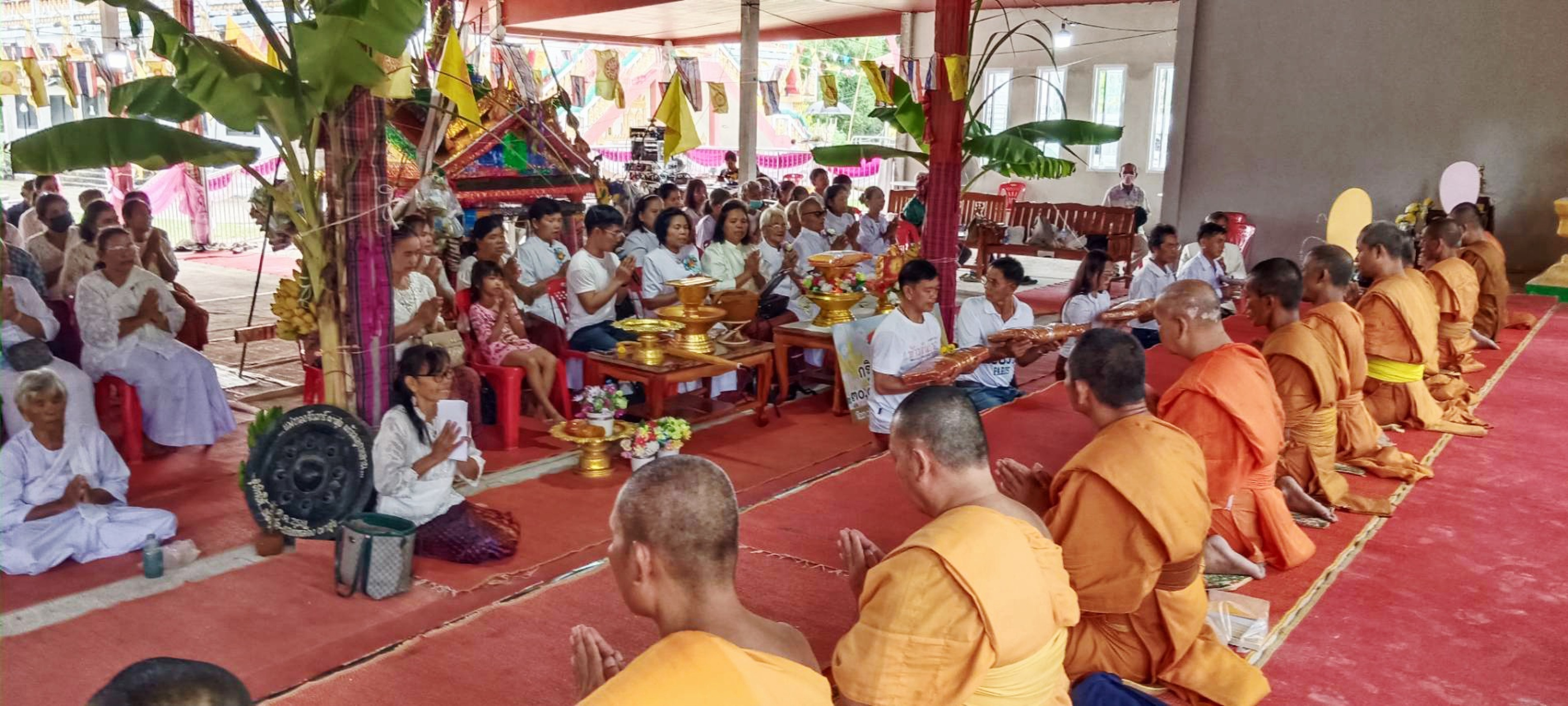 ภาพร่วมพิธีกรรมวัดโพธิ์ศรี