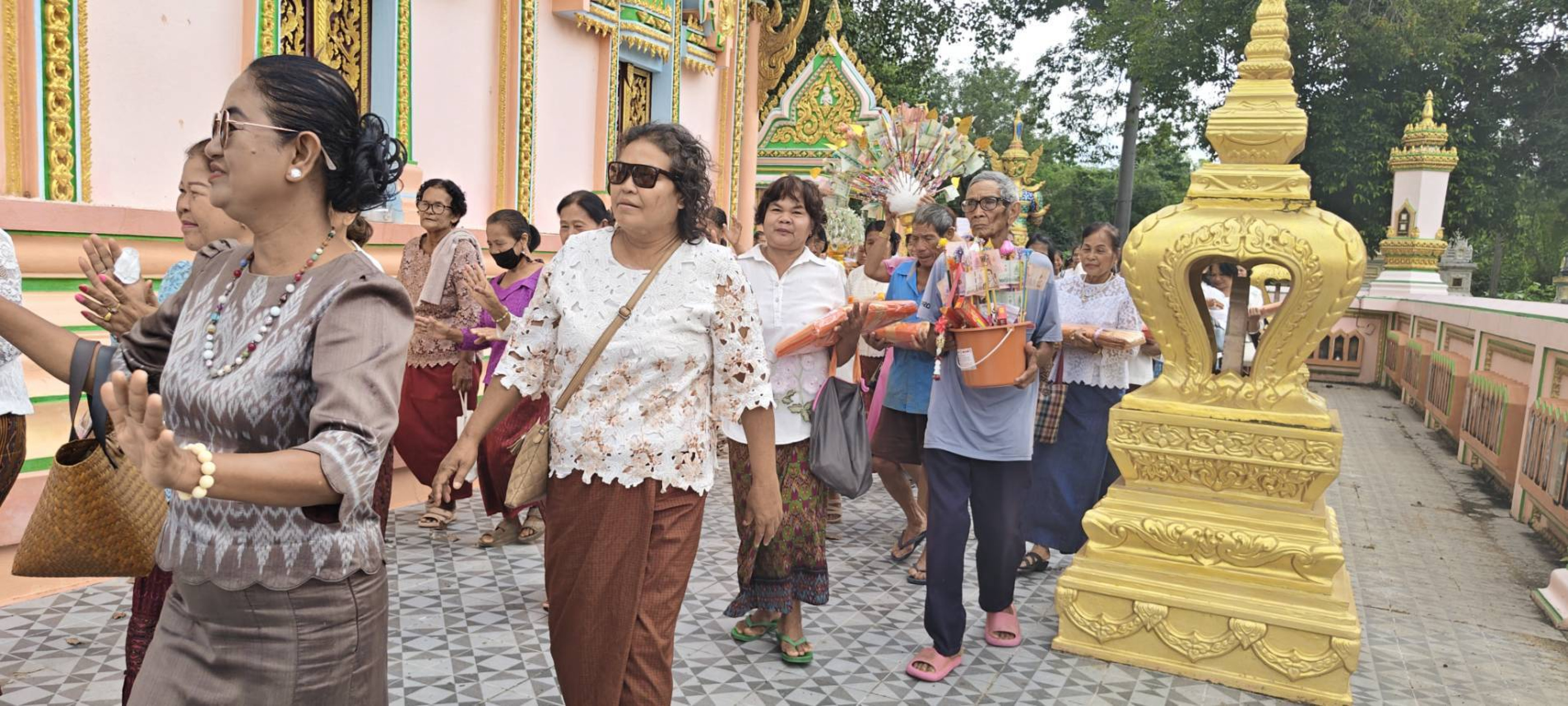 ภาพร่วมพิธีกรรมวัดอังกัญโคกบรรเลง