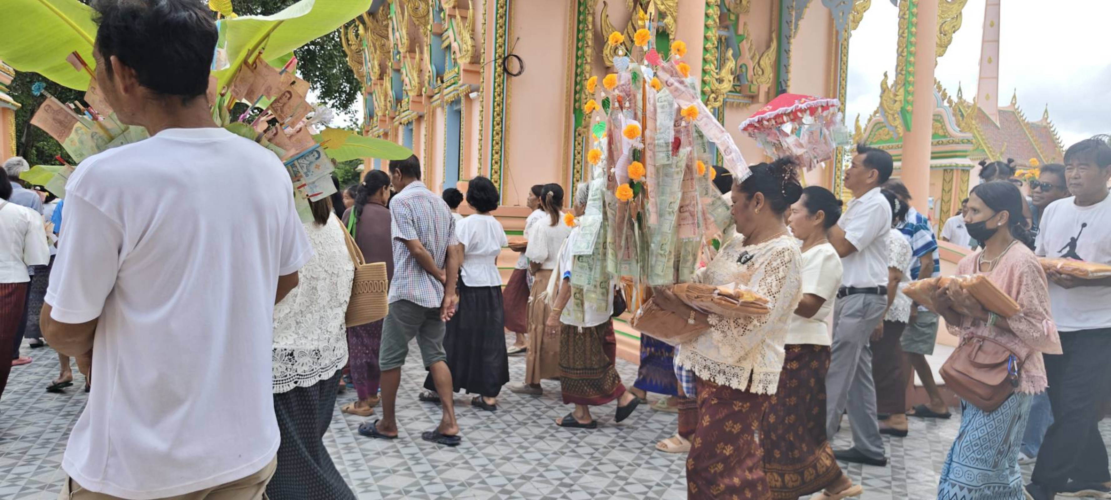 ภาพร่วมพิธีกรรมวัดอังกัญโคกบรรเลง