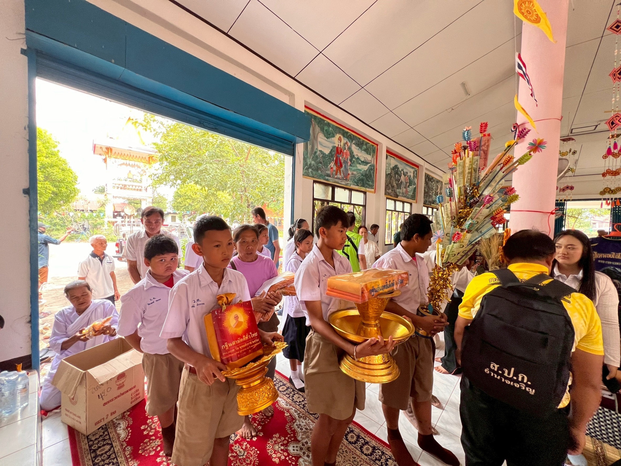 ภาพร่วมขบวนกฐินวัดวังแคน