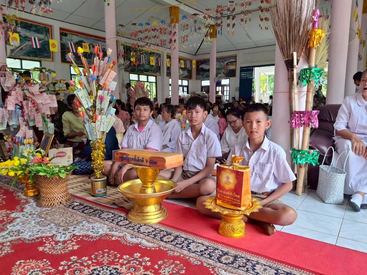 ภาพร่วมพิธีกรรมวัดวังแคน