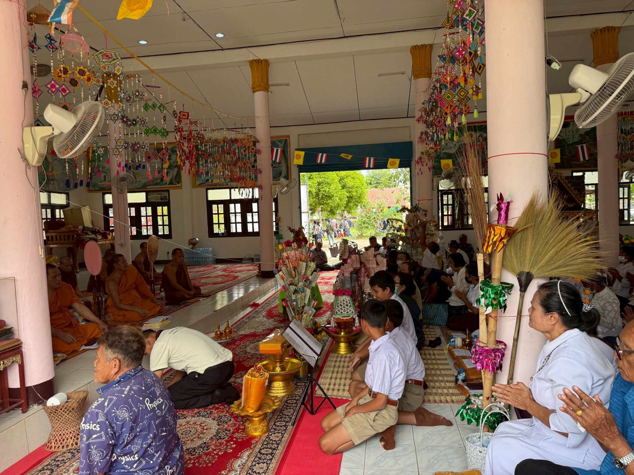 ภาพร่วมพิธีกรรมวัดวังแคน