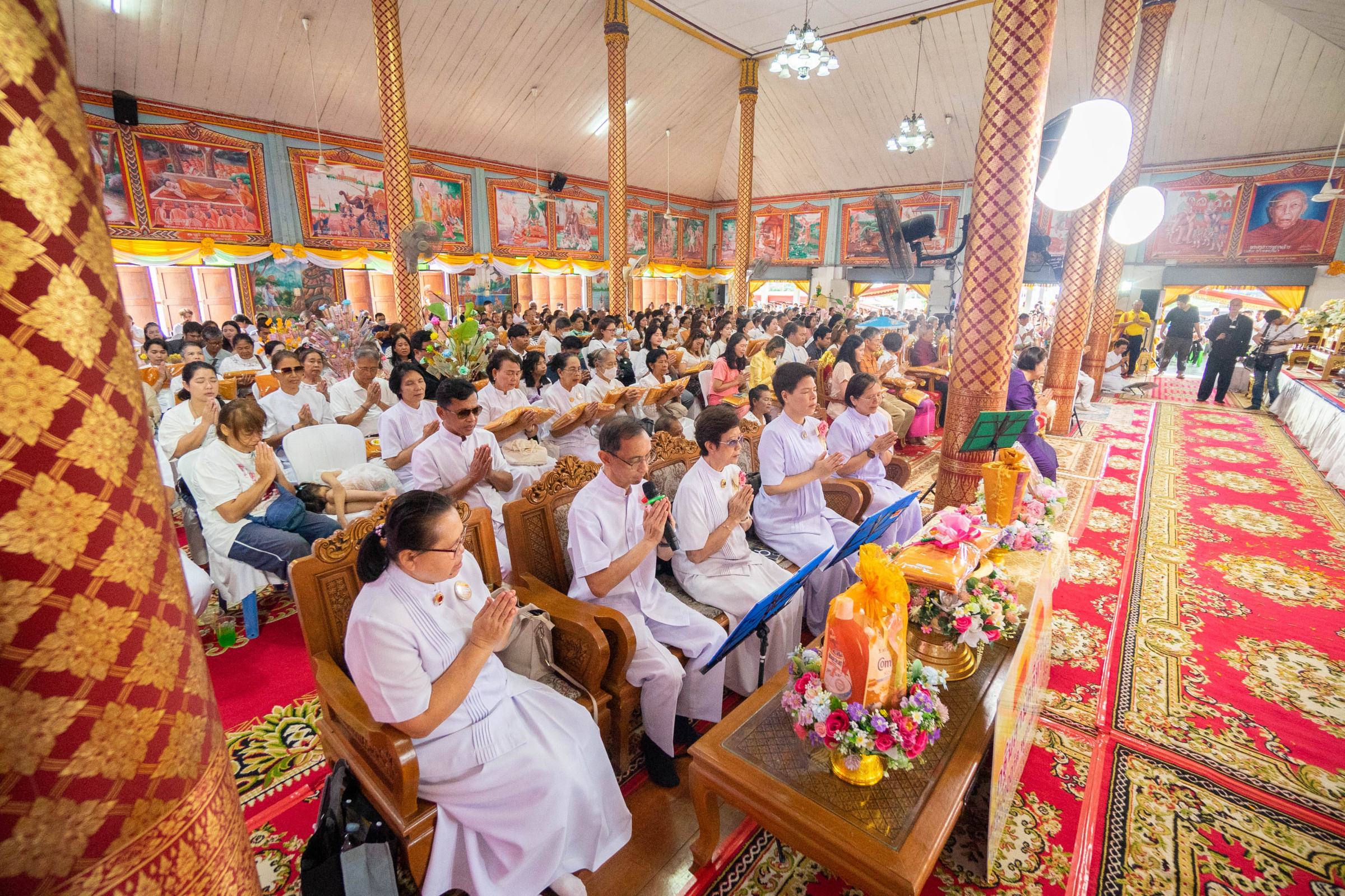 ภาพร่วมพิธีกรรมวัดลาดทราย