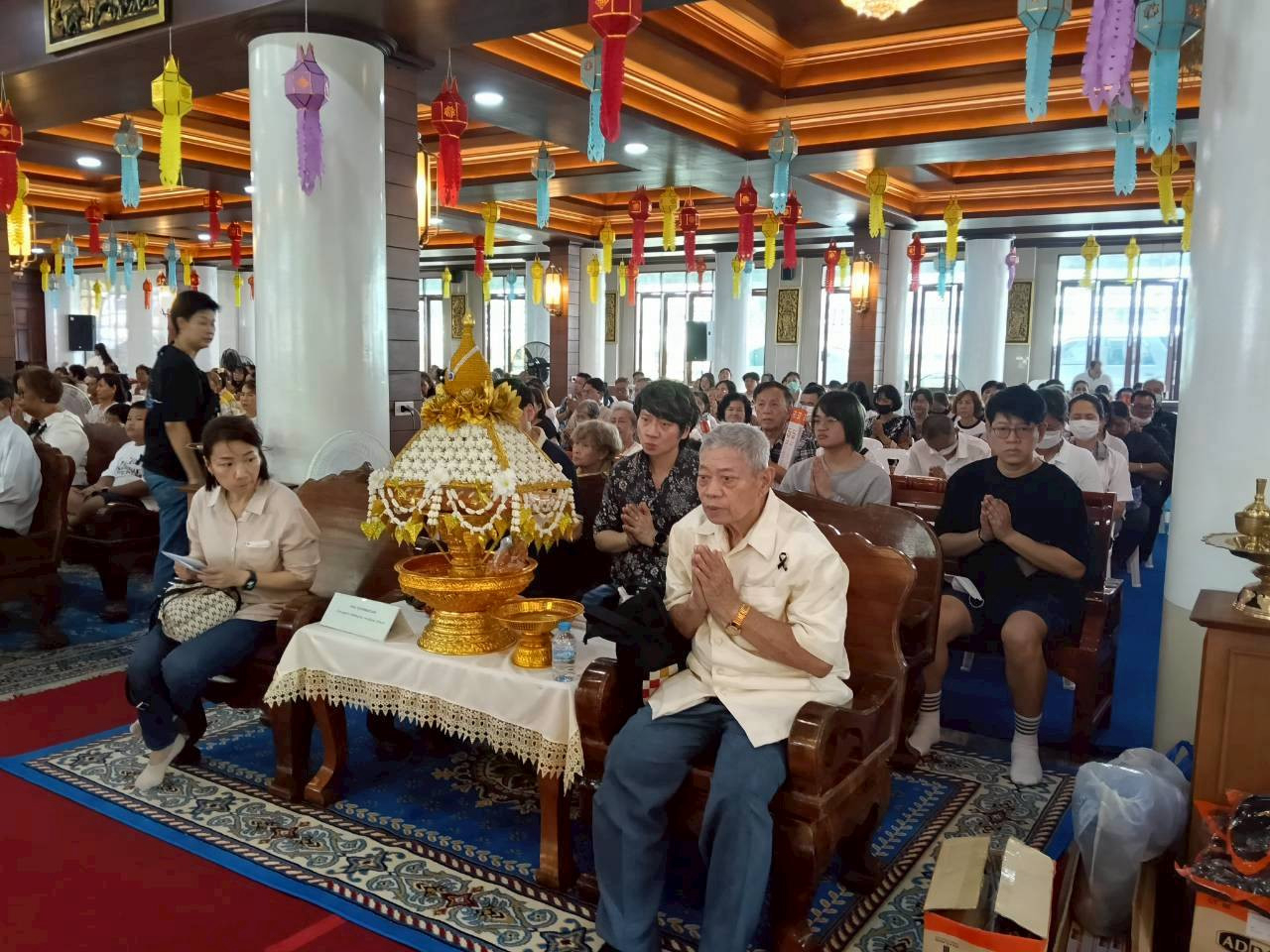 ภาพร่วมพิธีกรรมวัดกลางท่าข้าม