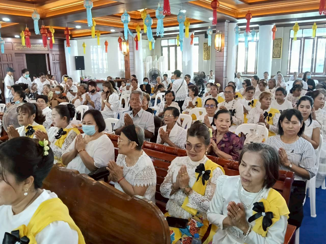 ภาพร่วมพิธีกรรมวัดกลางท่าข้าม