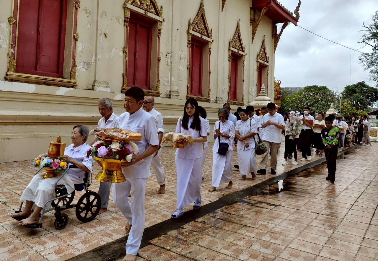 ภาพร่วมขบวนกฐินวัดเฉลิมมาศ