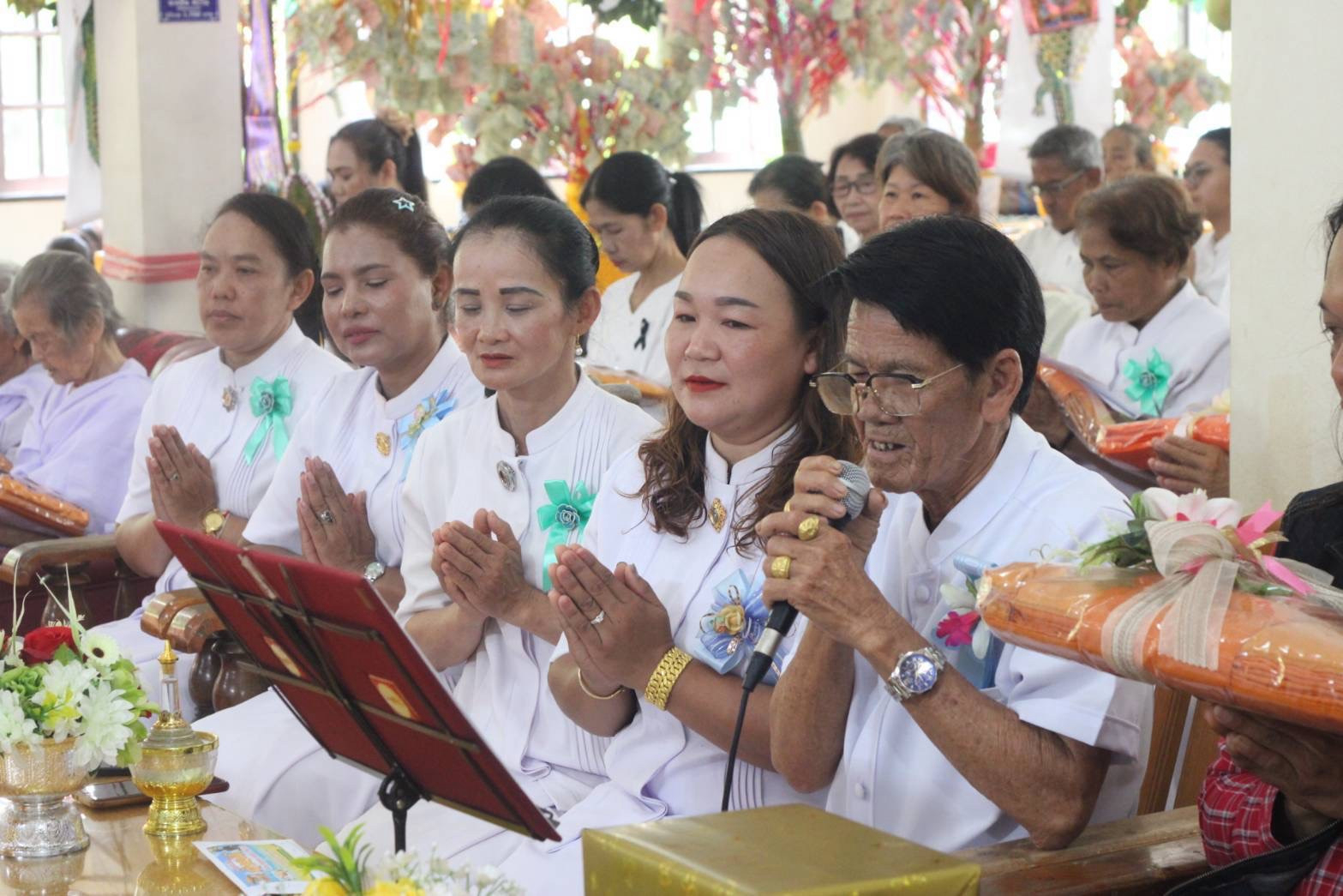 ภาพกล่าวคำถวายกฐินวัดบ่อน้ำร้อน