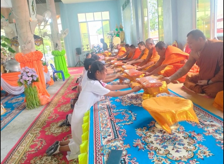 ภาพร่วมพิธีกรรมวัดหัวกระทุ่ม