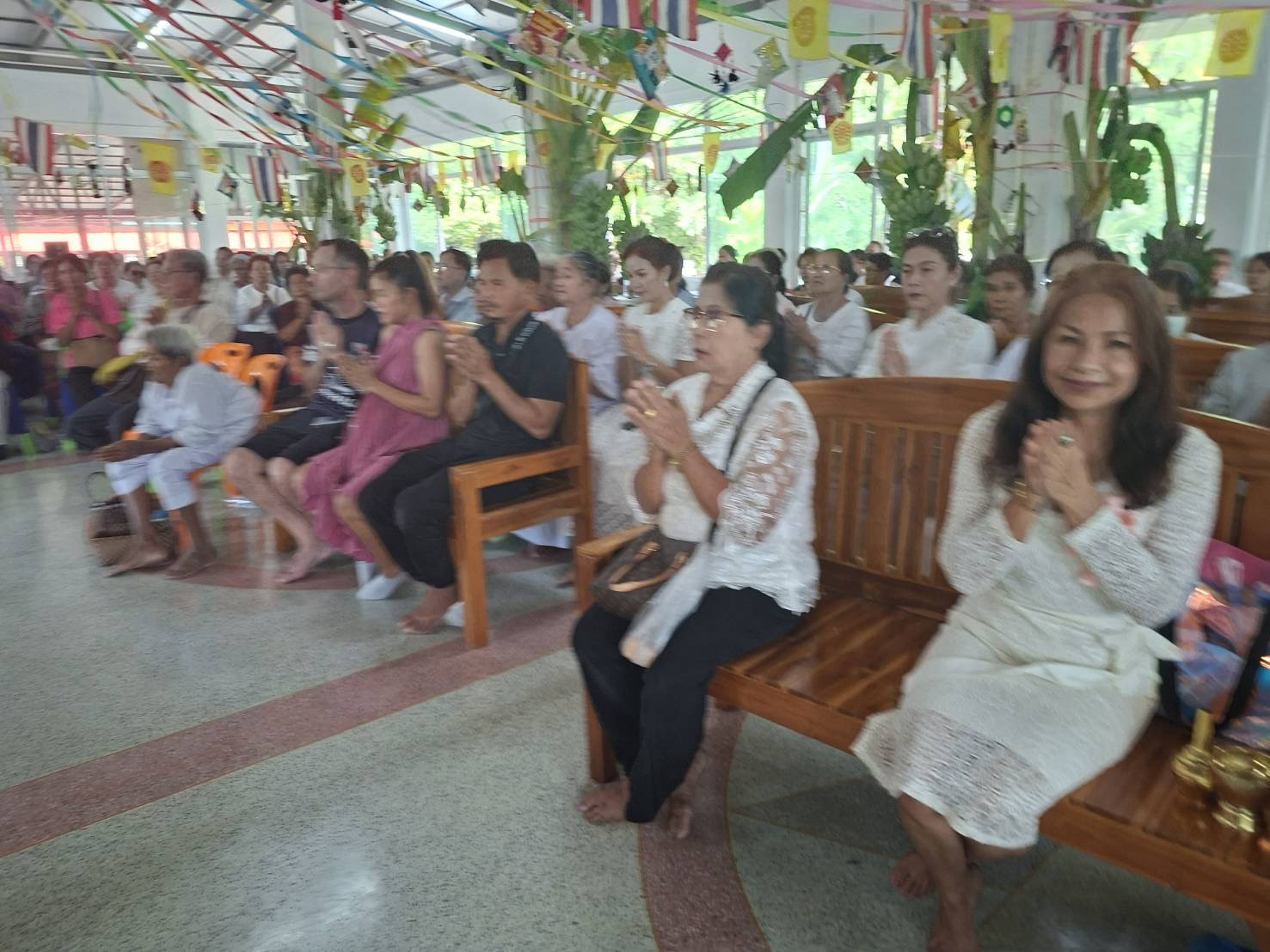 ภาพร่วมพิธีกรรมวัดโคกเปราะหอม