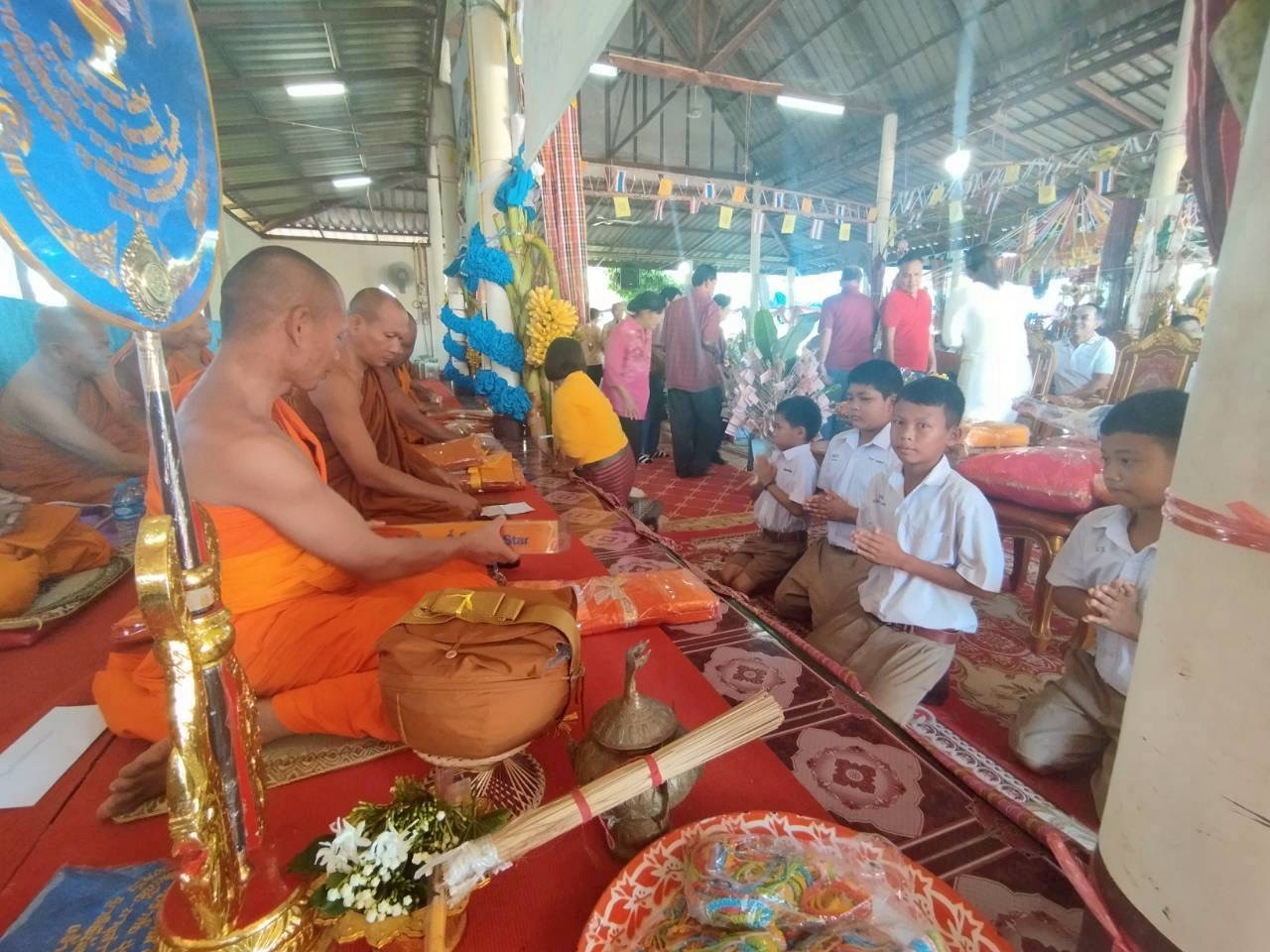 ภาพร่วมพิธีกรรมวัดหนองอิไทย