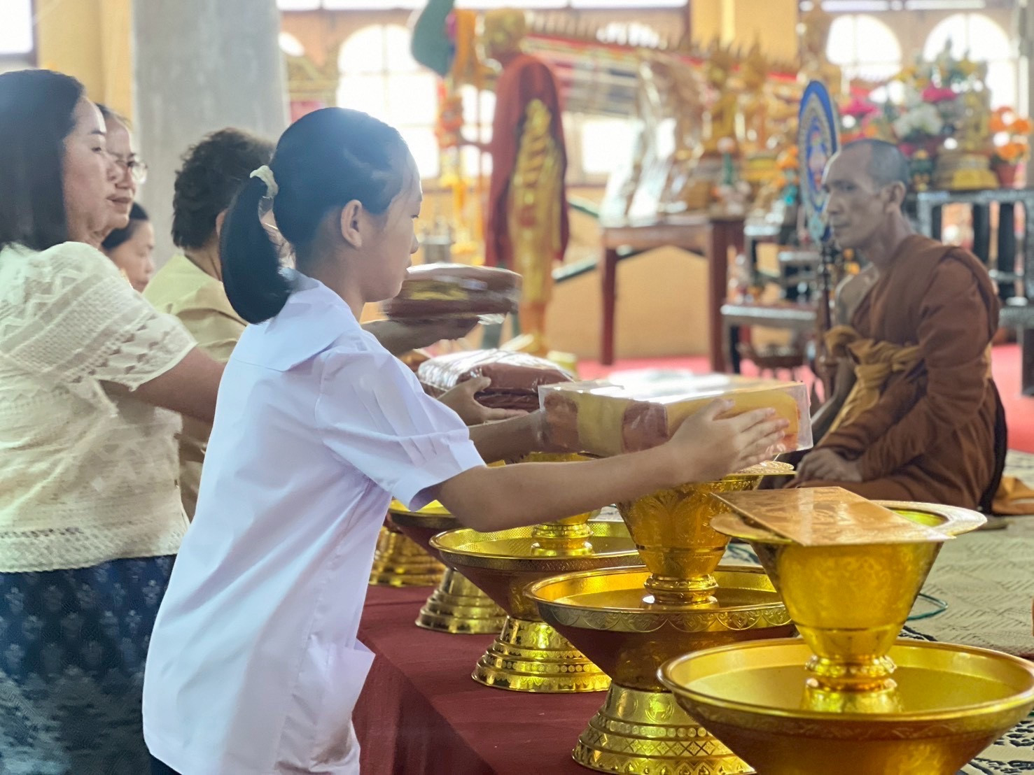 ภาพร่วมพิธีกรรมวัดศรีสว่าง