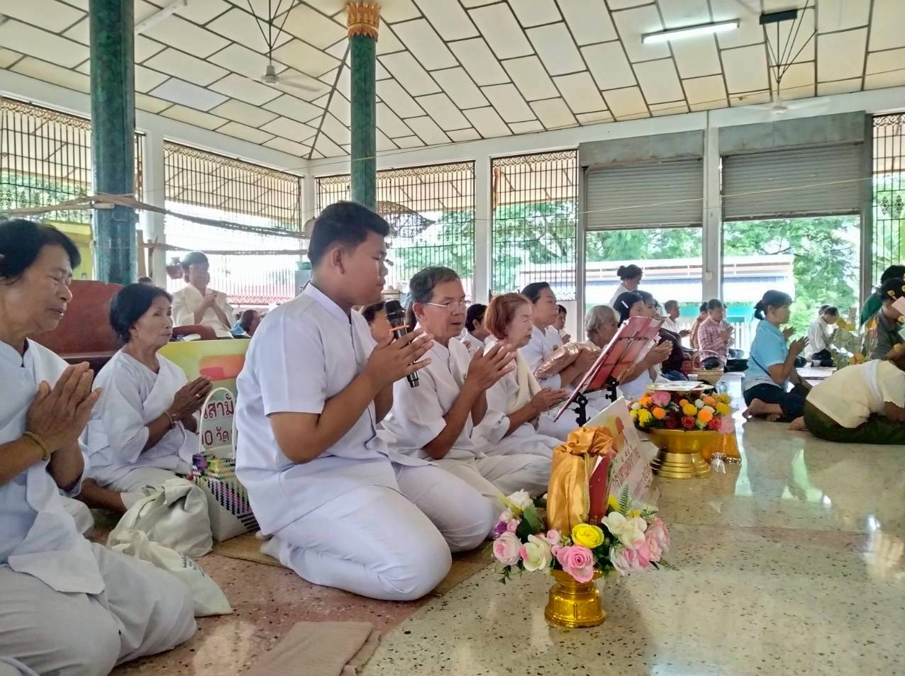 ภาพร่วมพิธีกรรมวัดศรีสว่างประจันตเขต