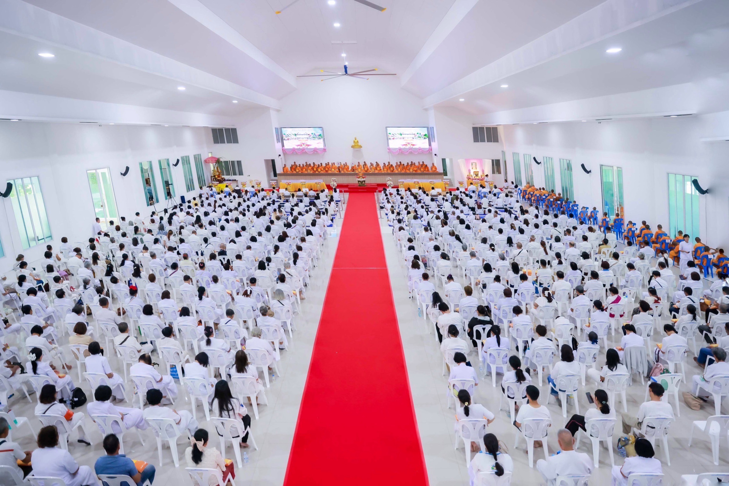 ภาพร่วมพิธีกรรมศูนย์อบรมเยาวชนลาดหลุมแก้ว