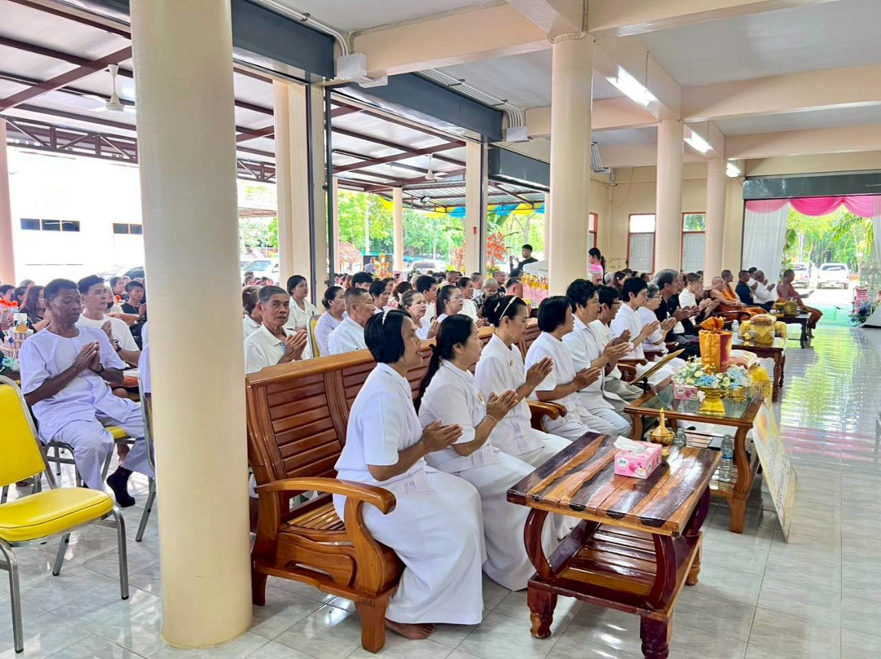 ภาพร่วมพิธีกรรมวัดบึงชนัง