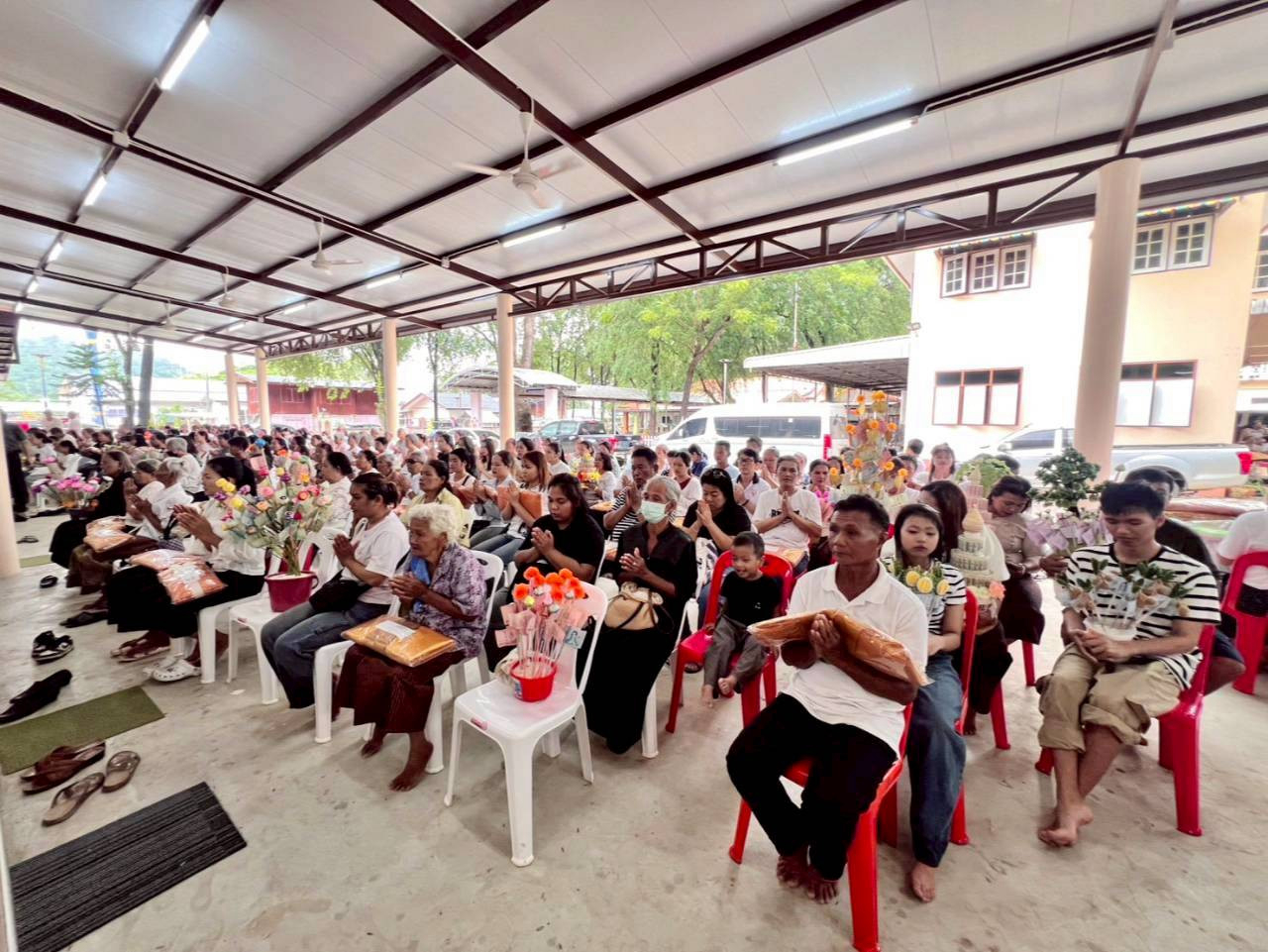 ภาพร่วมพิธีกรรมวัดบึงชนัง