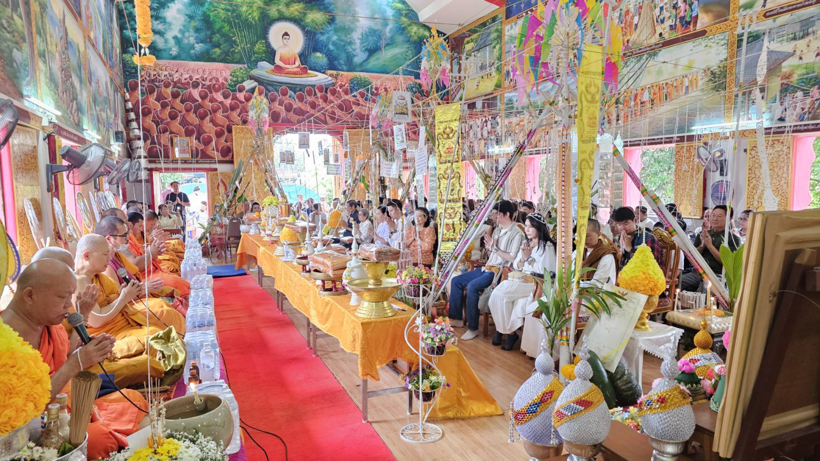 ภาพร่วมพิธีกรรมวัดป่าเป้า