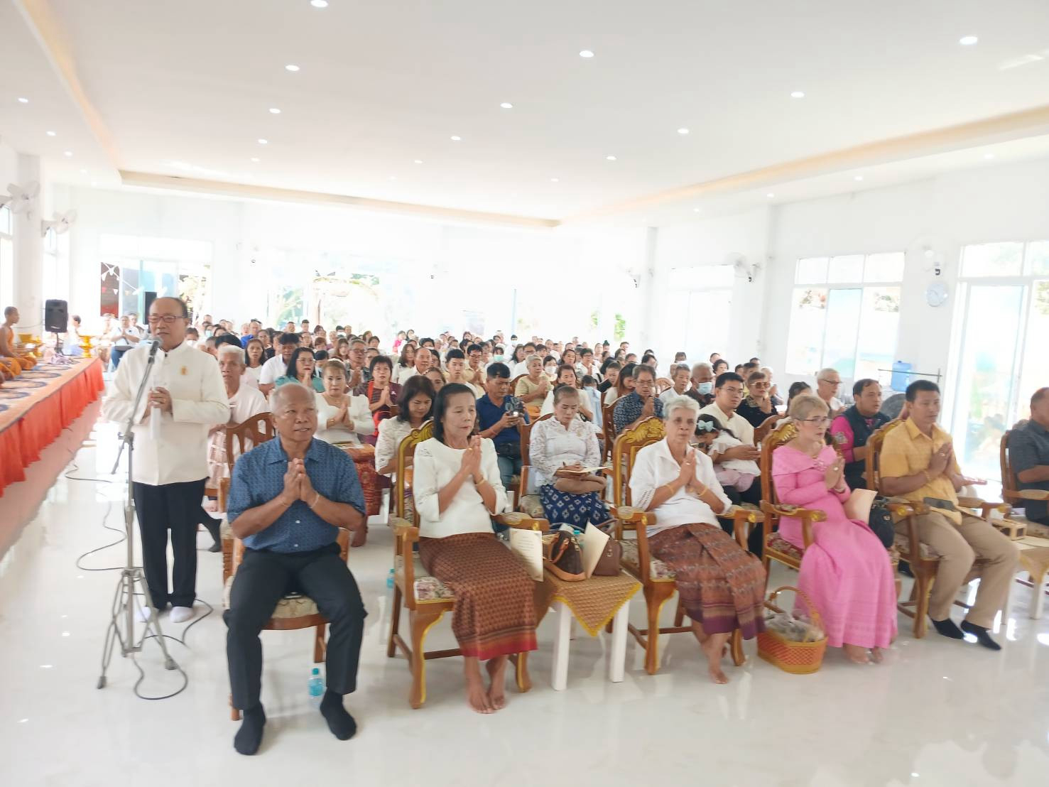 ภาพร่วมพิธีกรรมวัดทุ่งสว่าง