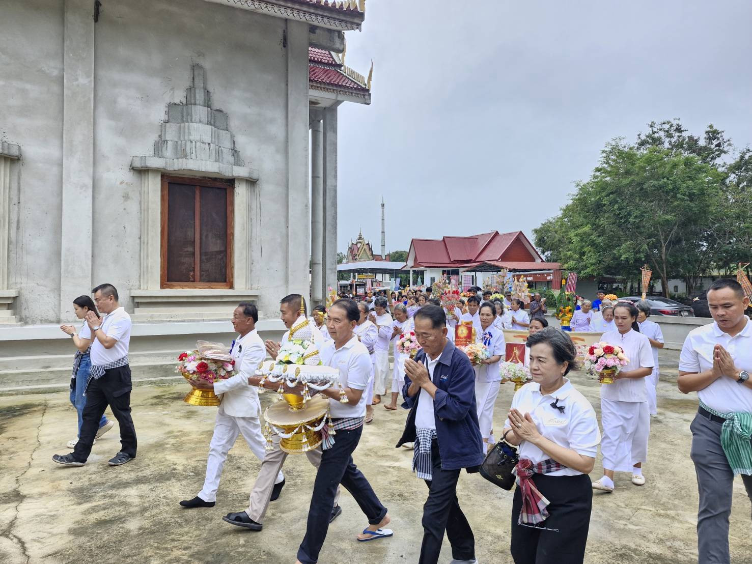 ภาพร่วมพิธีกรรมวัดโป่งขุนเพชร