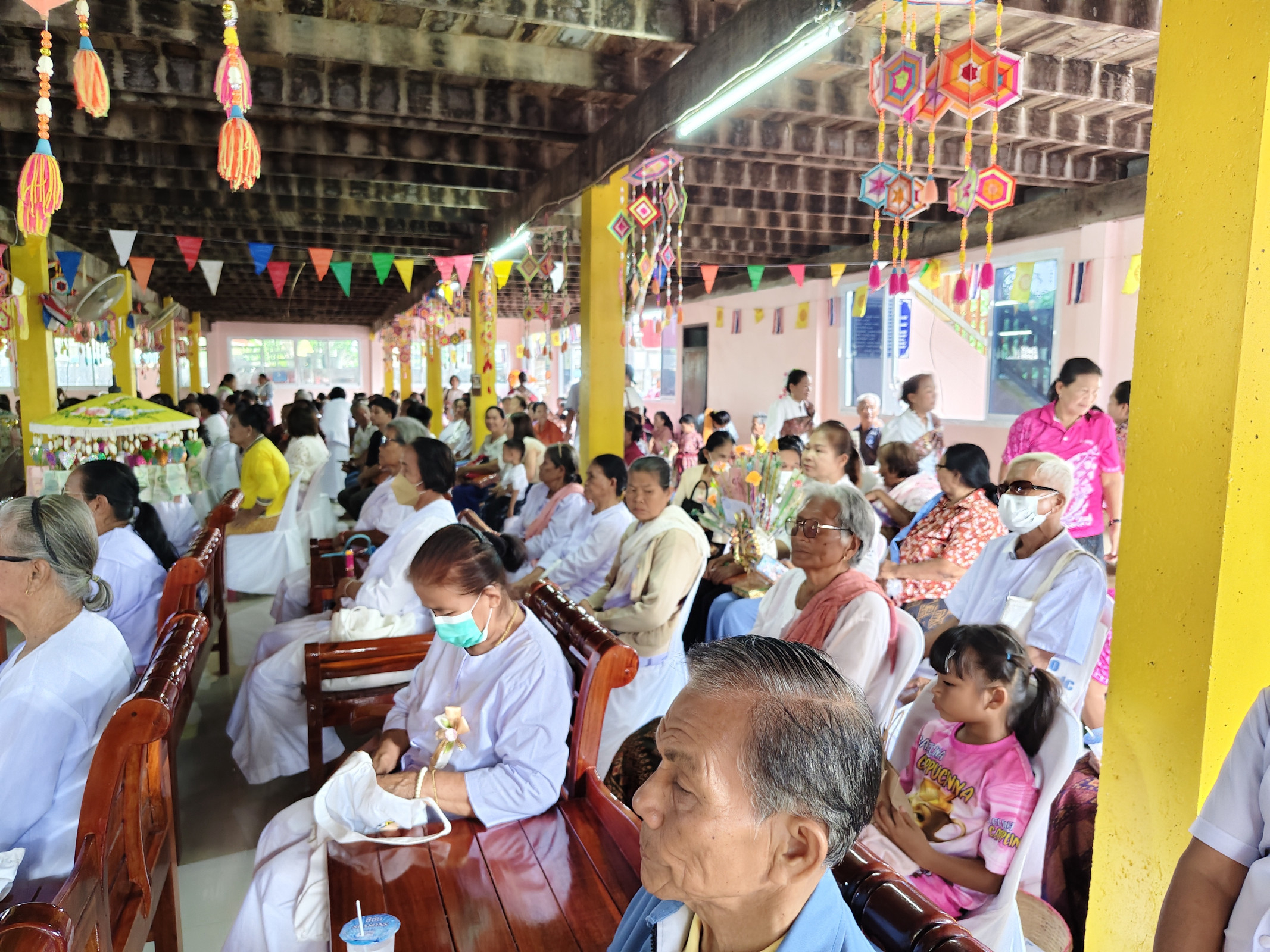 ภาพร่วมพิธีกรรมวัดสว่างมหาโพธิ์