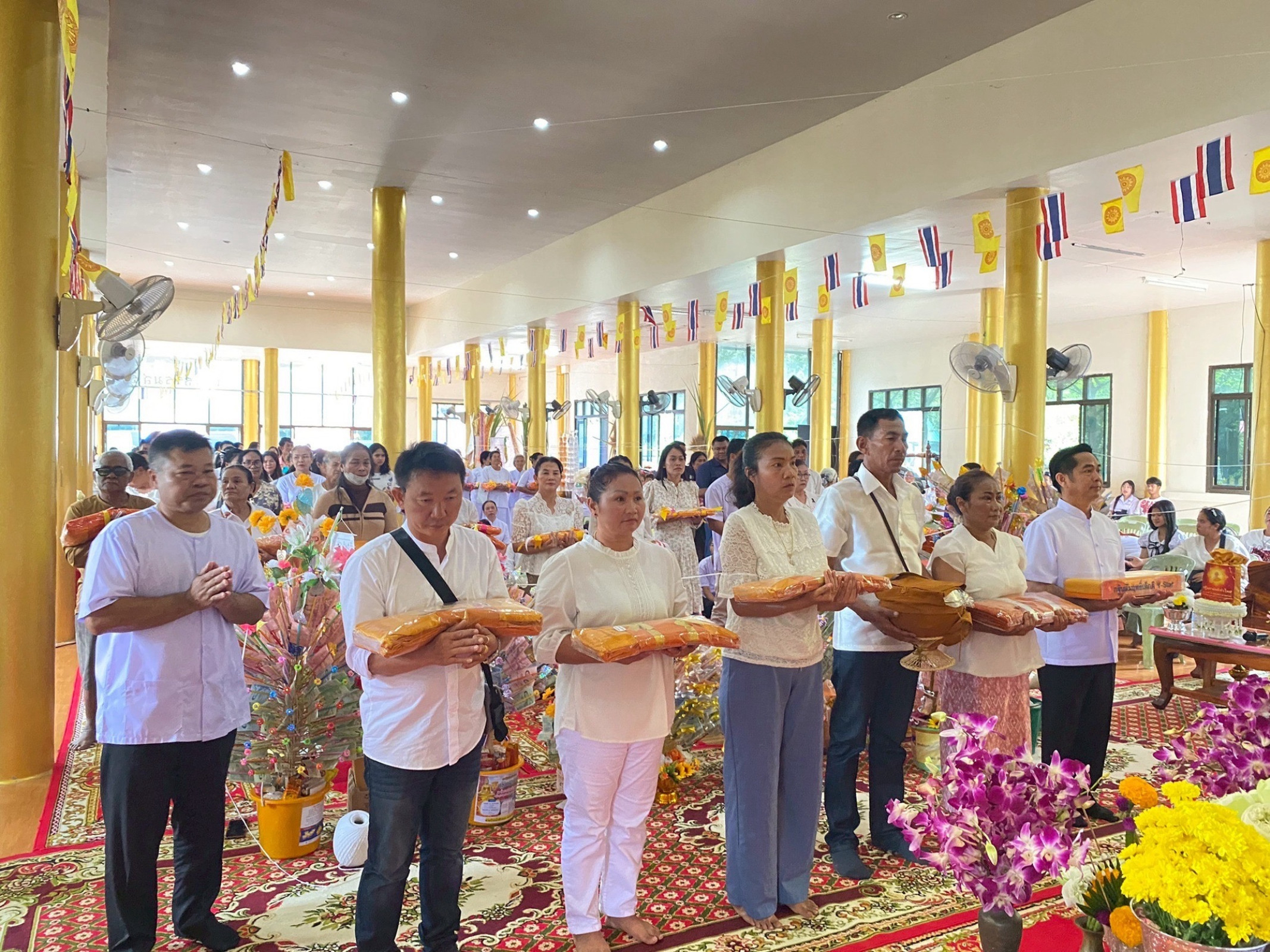 ภาพร่วมพิธีกรรมวัดบ้านหนองการะโก