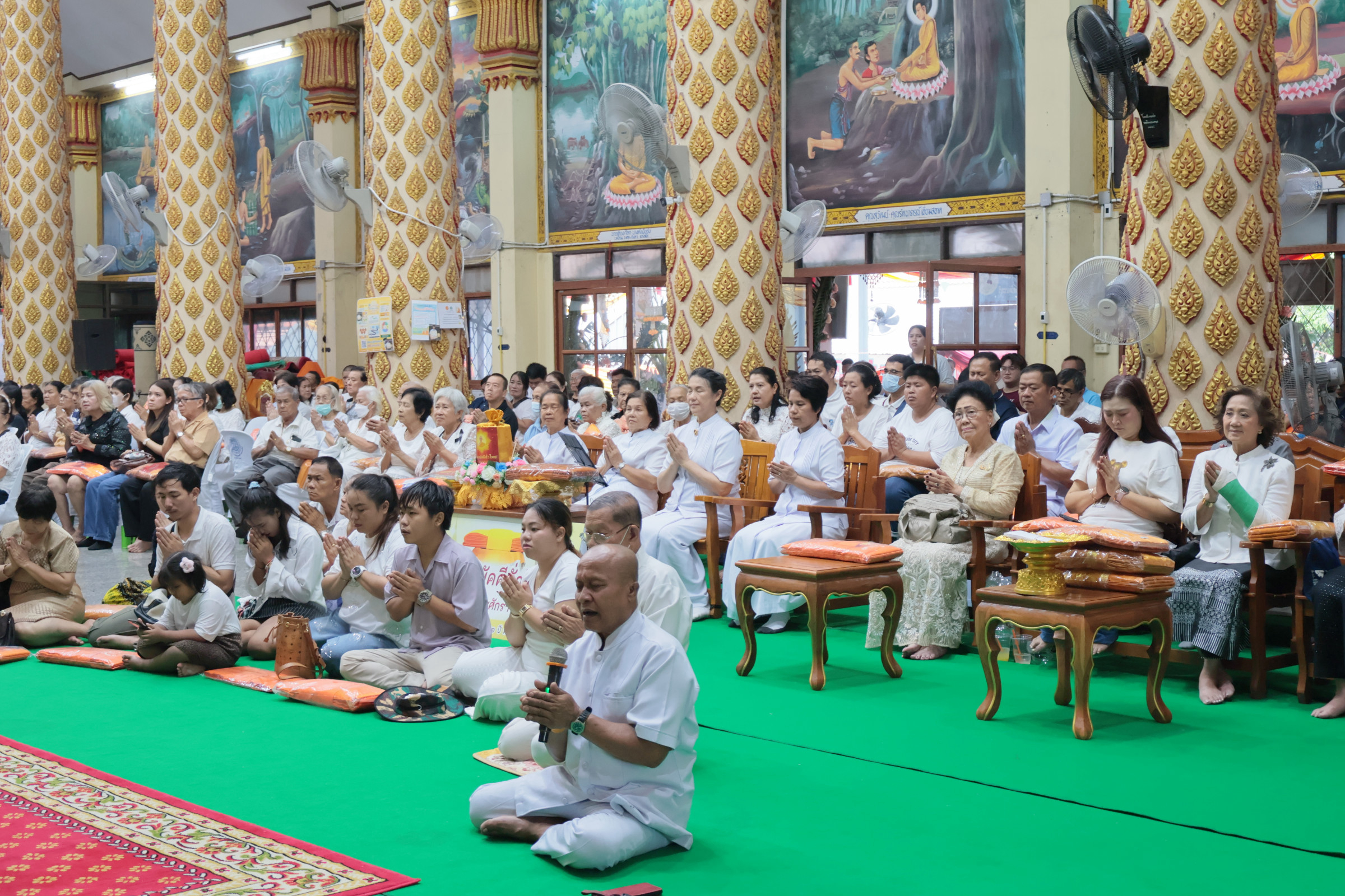 ภาพร่วมพิธีกรรมวัดหน้าพระลาน