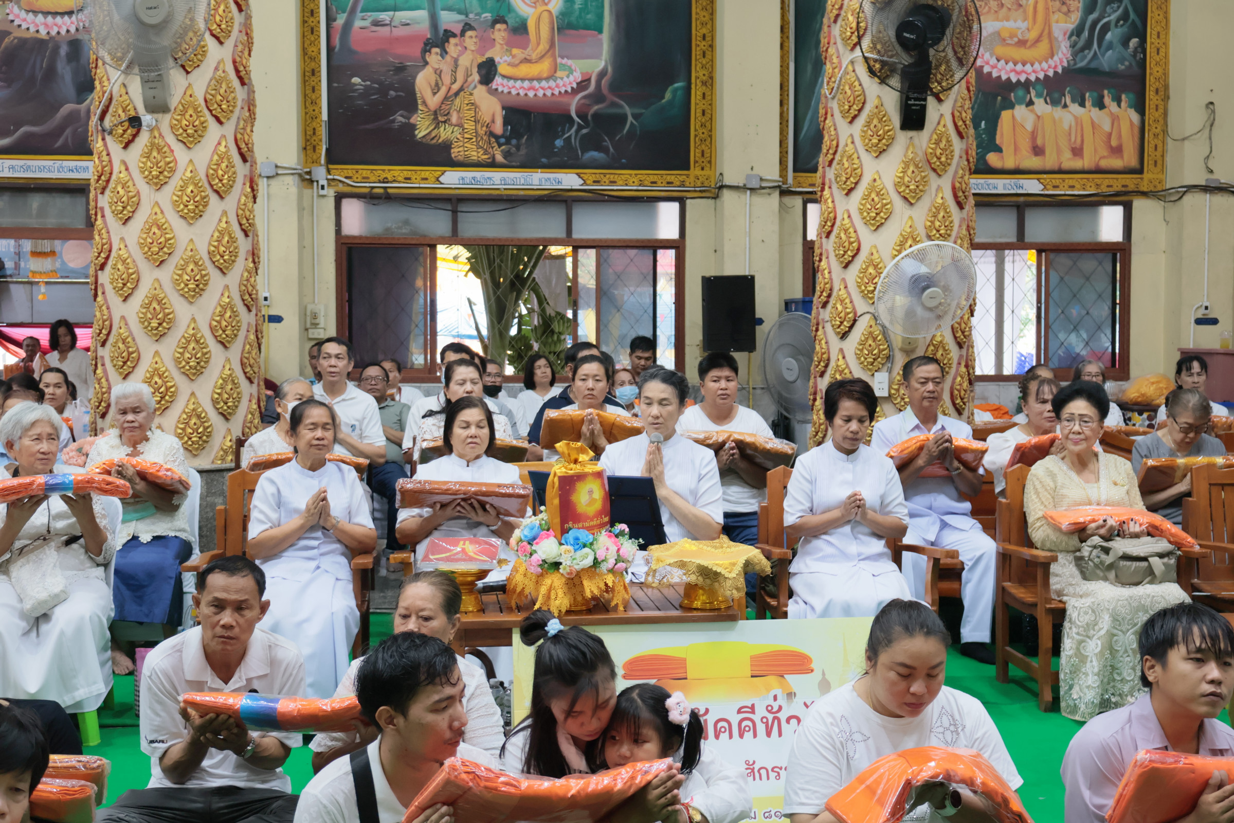 ภาพร่วมพิธีกรรมวัดหน้าพระลาน